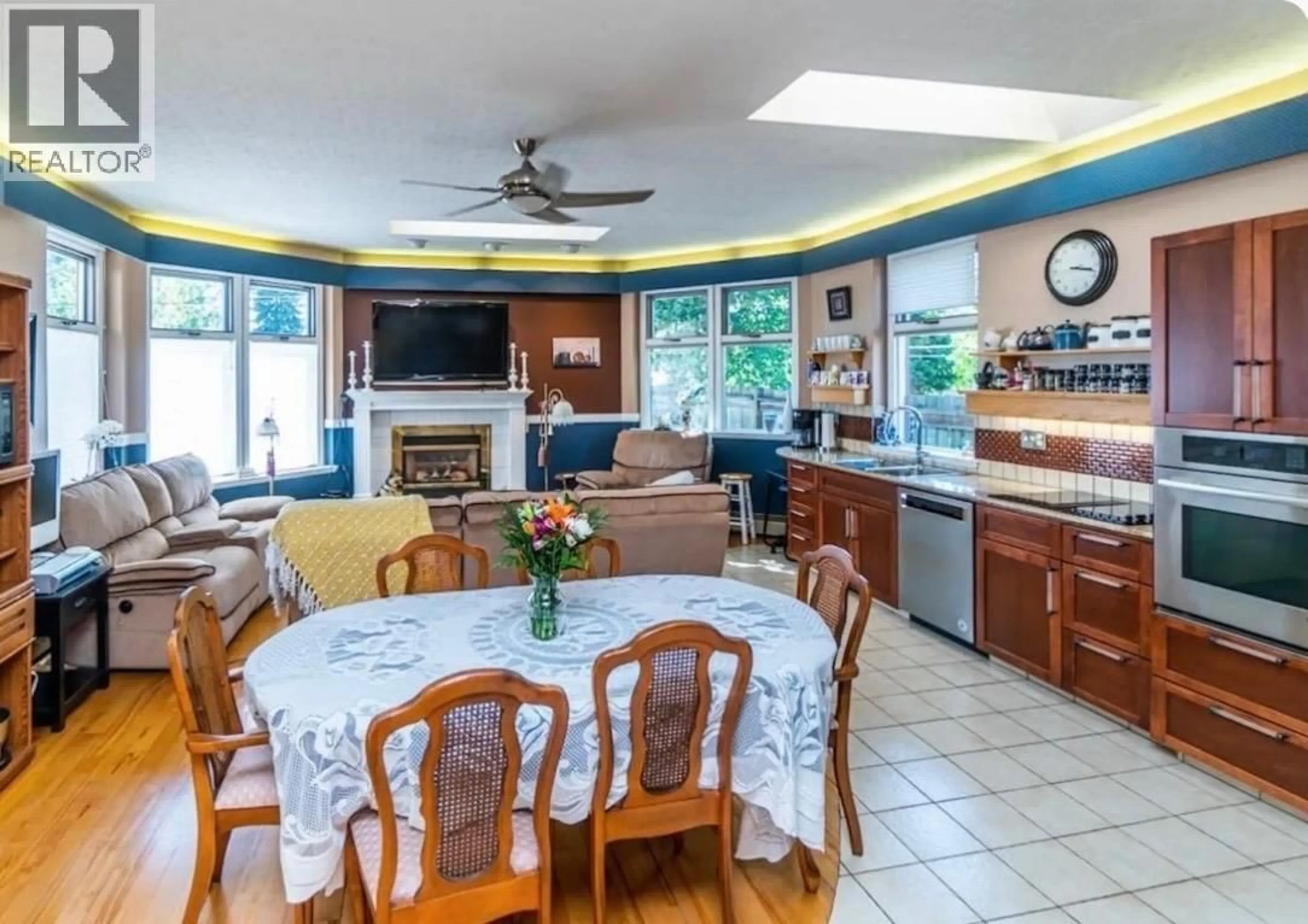 Open concept kitchen, ceramic/tile floor for 2550 LAURIER CRESCENT, Prince George British Columbia V2M2B5