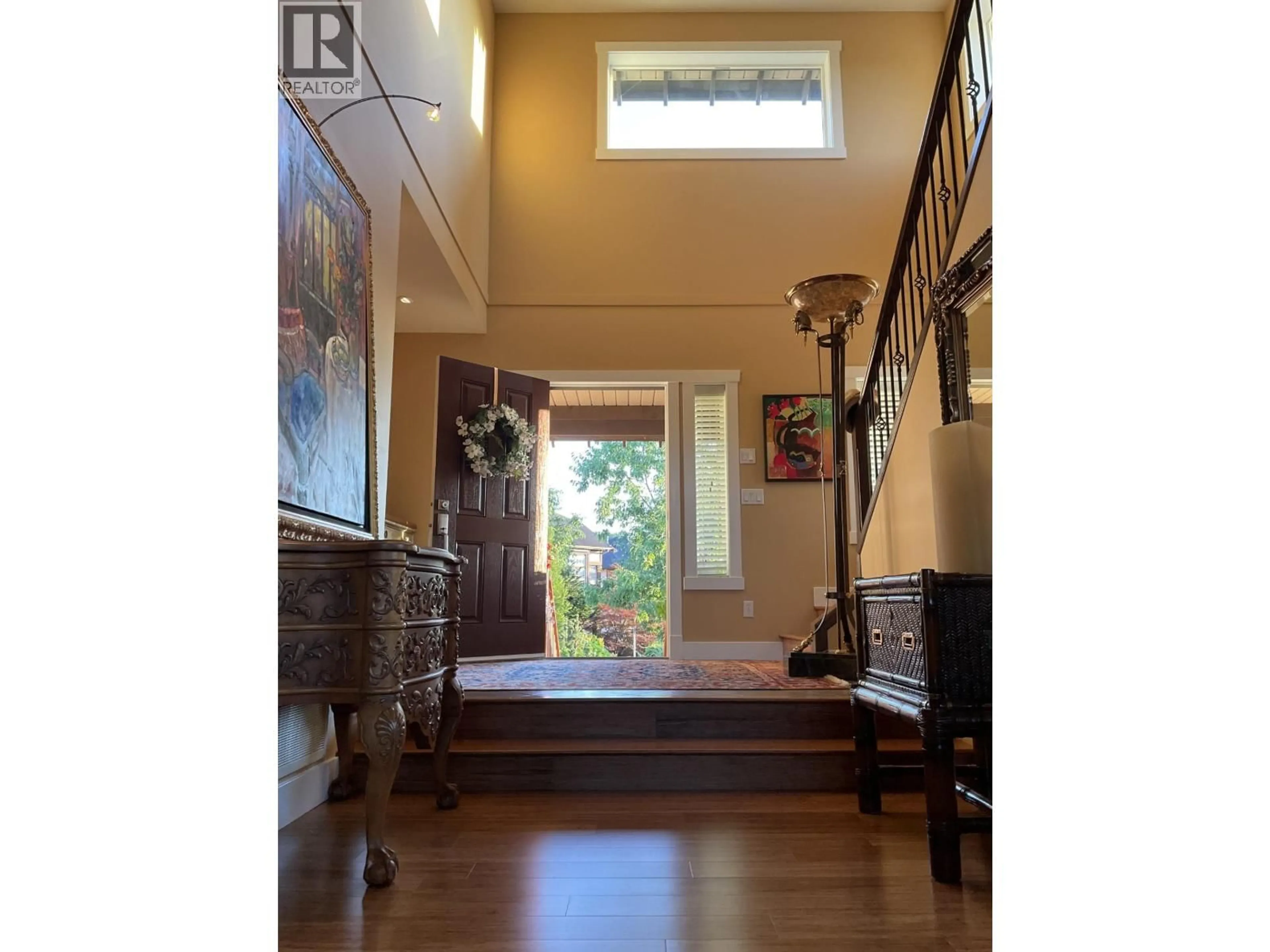 Indoor foyer for 22879 137 AVENUE, Maple Ridge British Columbia V4R0B6