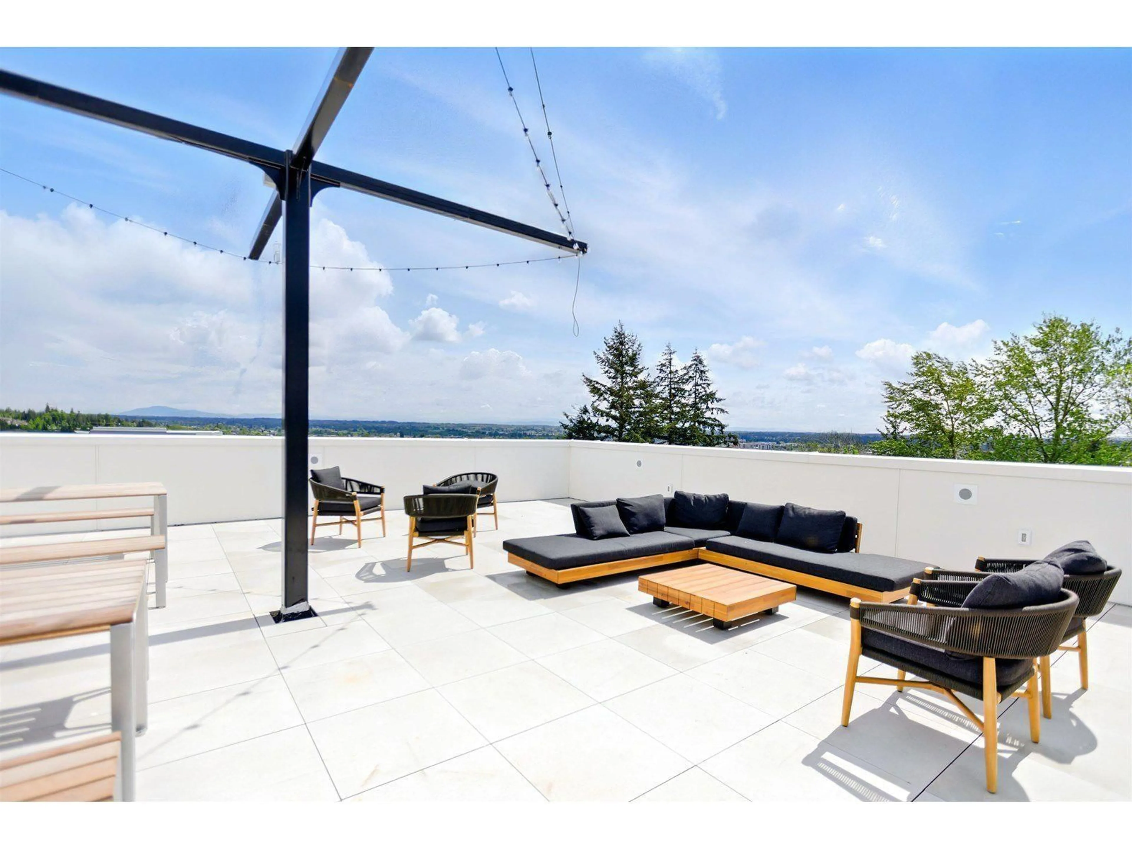 Patio, water/lake/river/ocean view for 515 - 19577 65B, Surrey British Columbia V4N6Y3