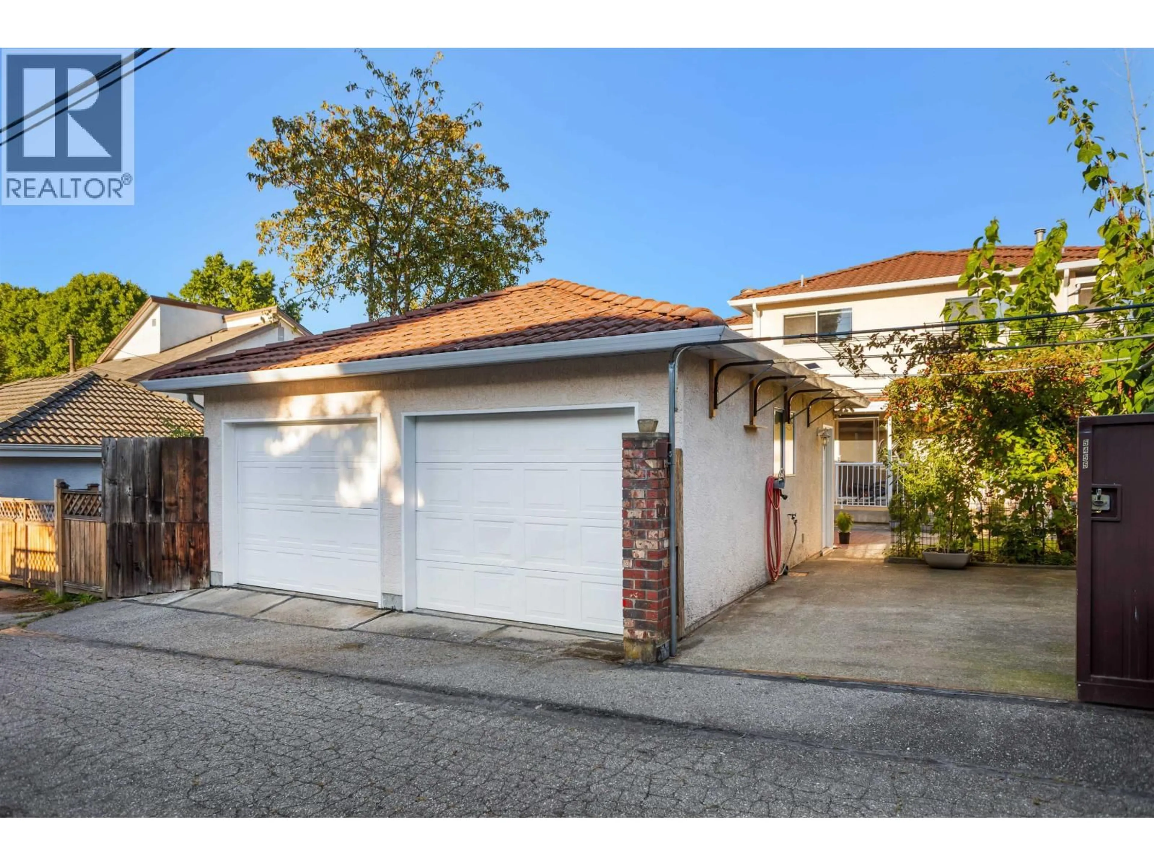 Indoor garage for 5455 CHAMBERS STREET, Vancouver British Columbia V5R3M3