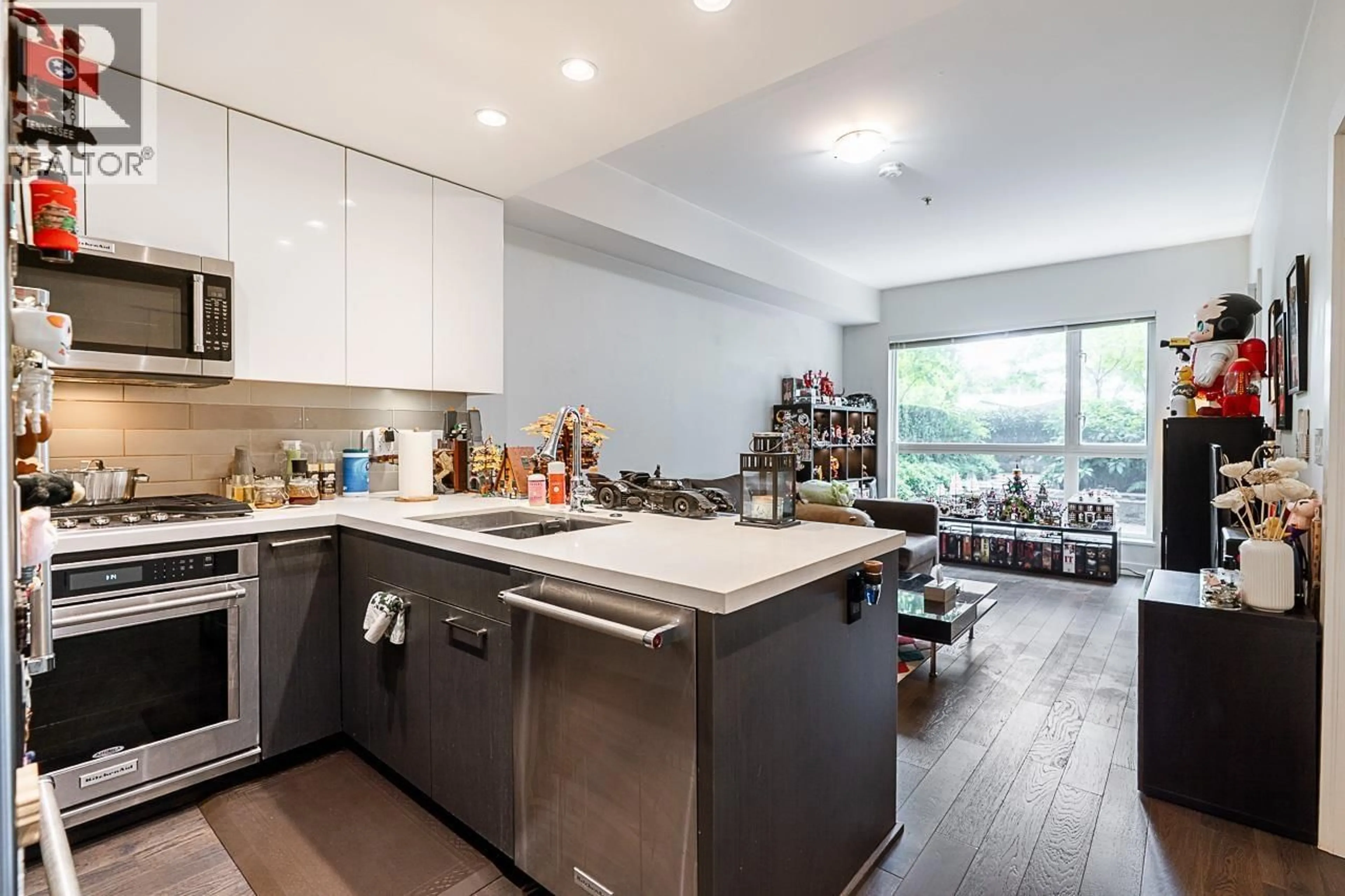 Open concept kitchen, unknown for 137 - 5311 CEDARBRIDGE WAY, Richmond British Columbia V6X0M3