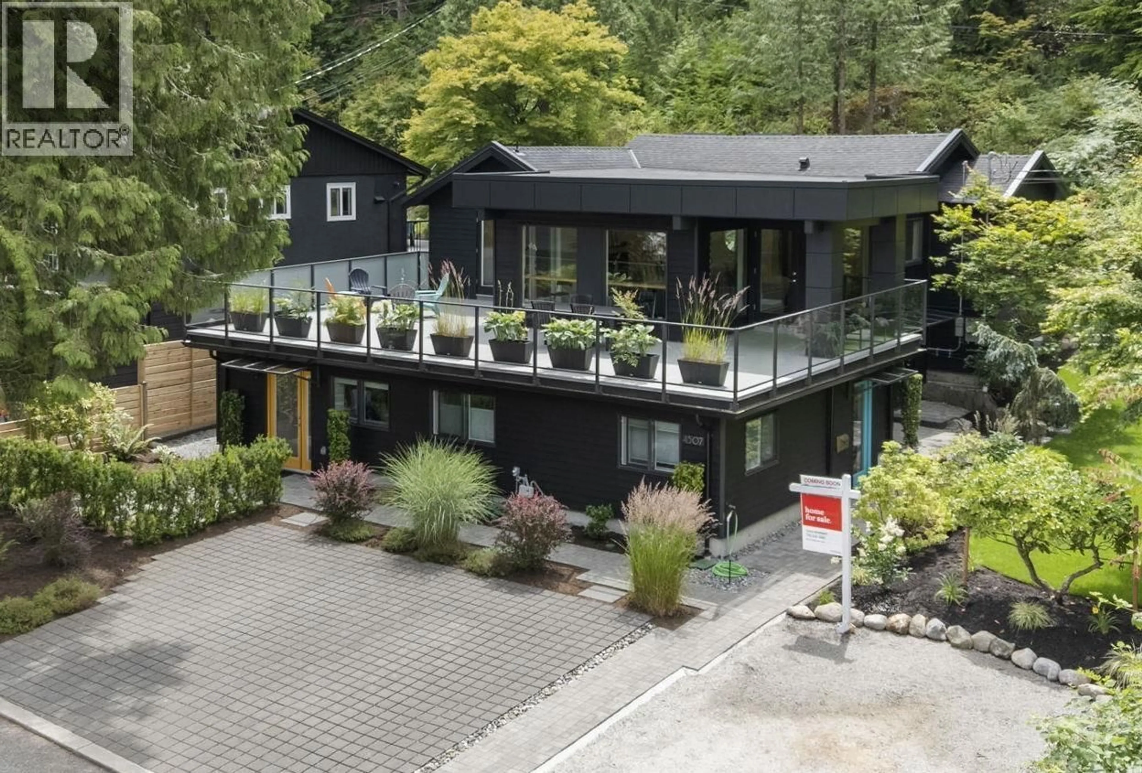 A pic from outside/outdoor area/front of a property/back of a property/a pic from drone, street for 4507 SUMMERSIDE LANE, North Vancouver British Columbia V7G1H4