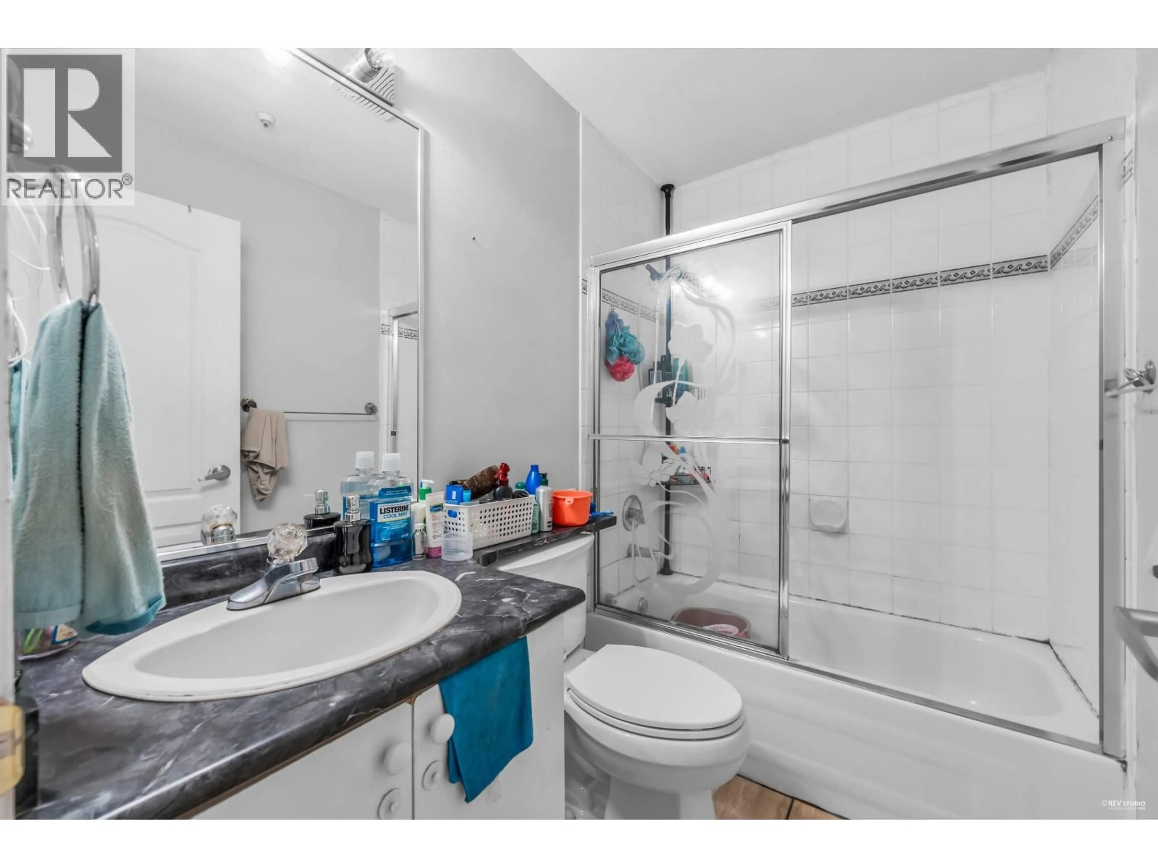Standard bathroom, unknown for 180 62ND AVENUE, Vancouver British Columbia V5X2E6