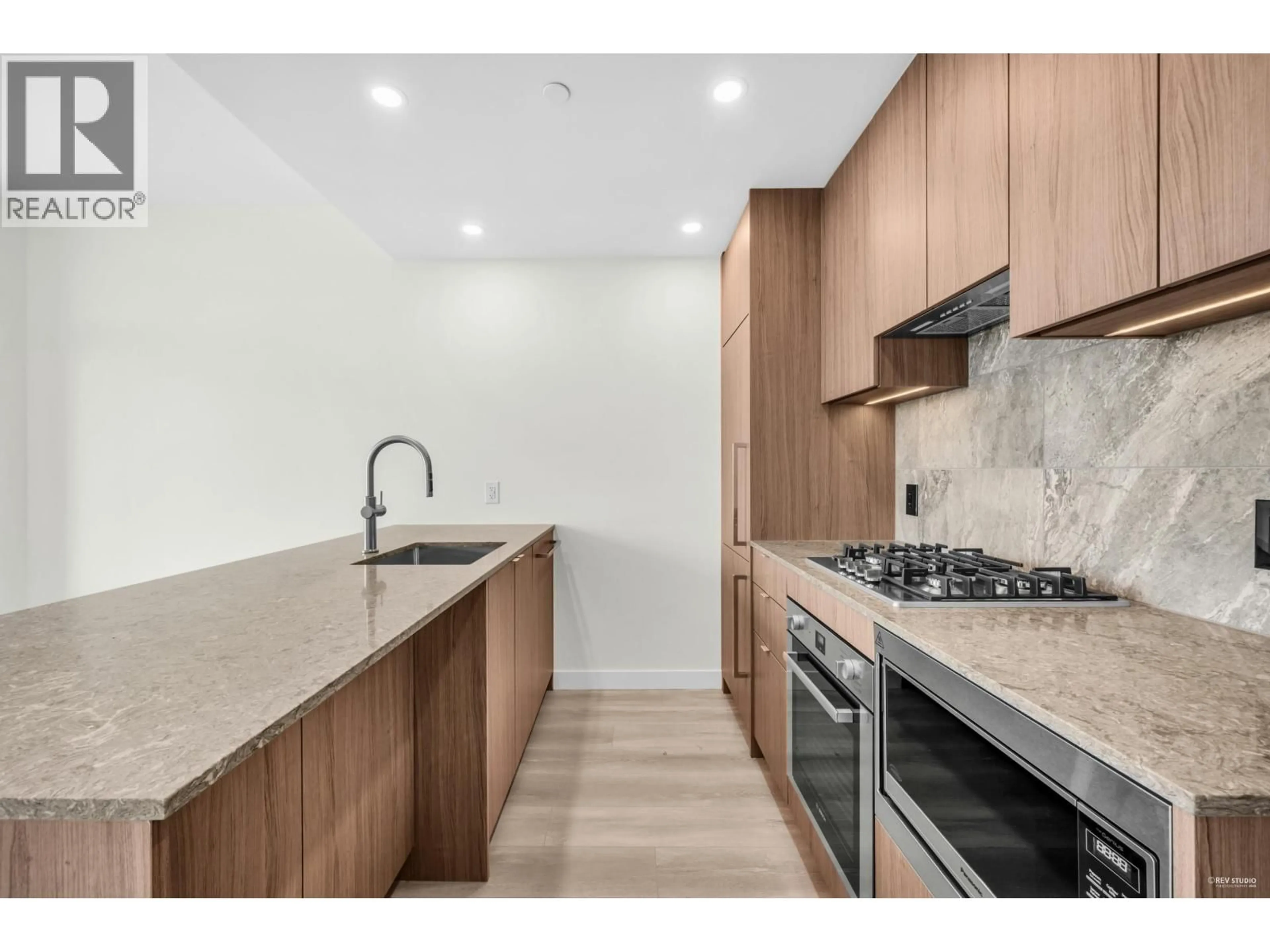 Unknown for 1608 - 626 CLAREMONT STREET, Coquitlam British Columbia V3J3T4