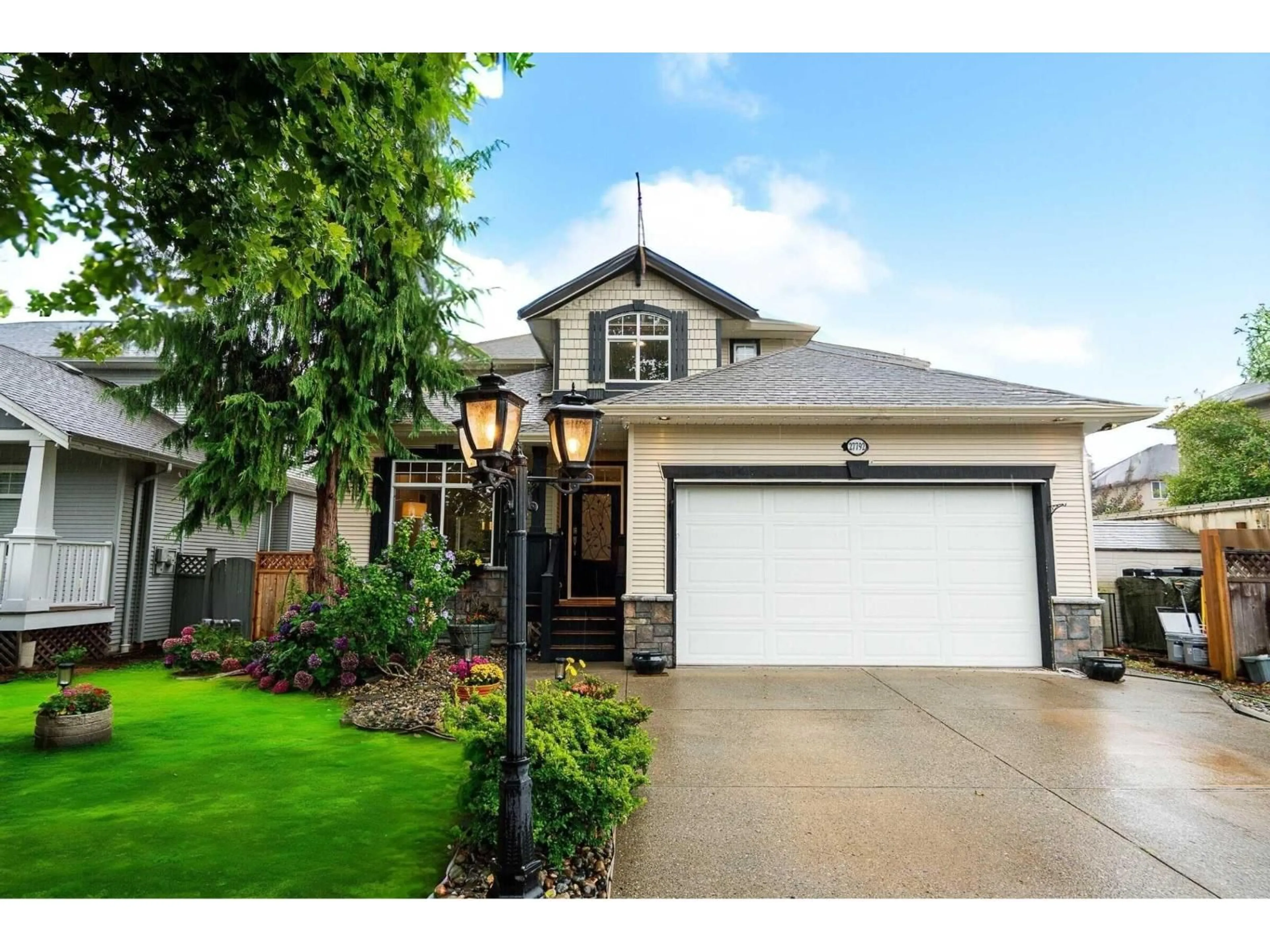 Home with vinyl exterior material, street for 27792 PULLMAN, Abbotsford British Columbia V4X0A2