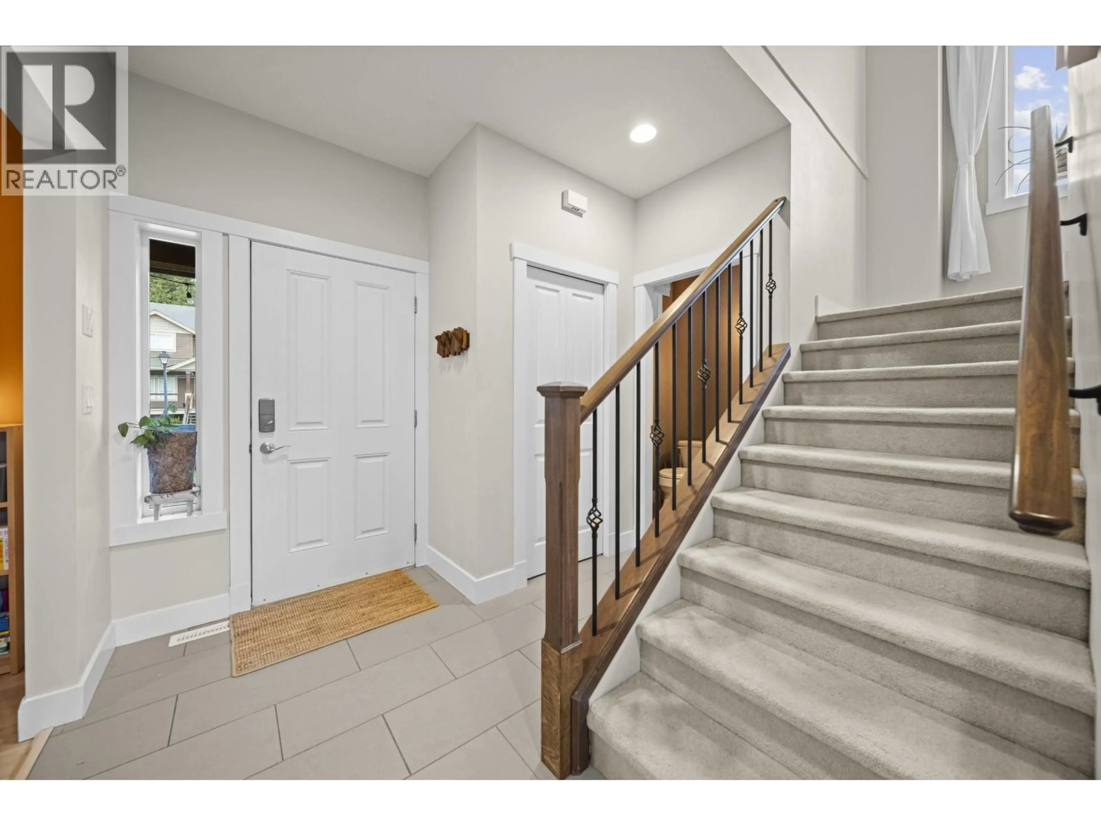 Indoor entryway for 13851 232 STREET, Maple Ridge British Columbia V4R2G5