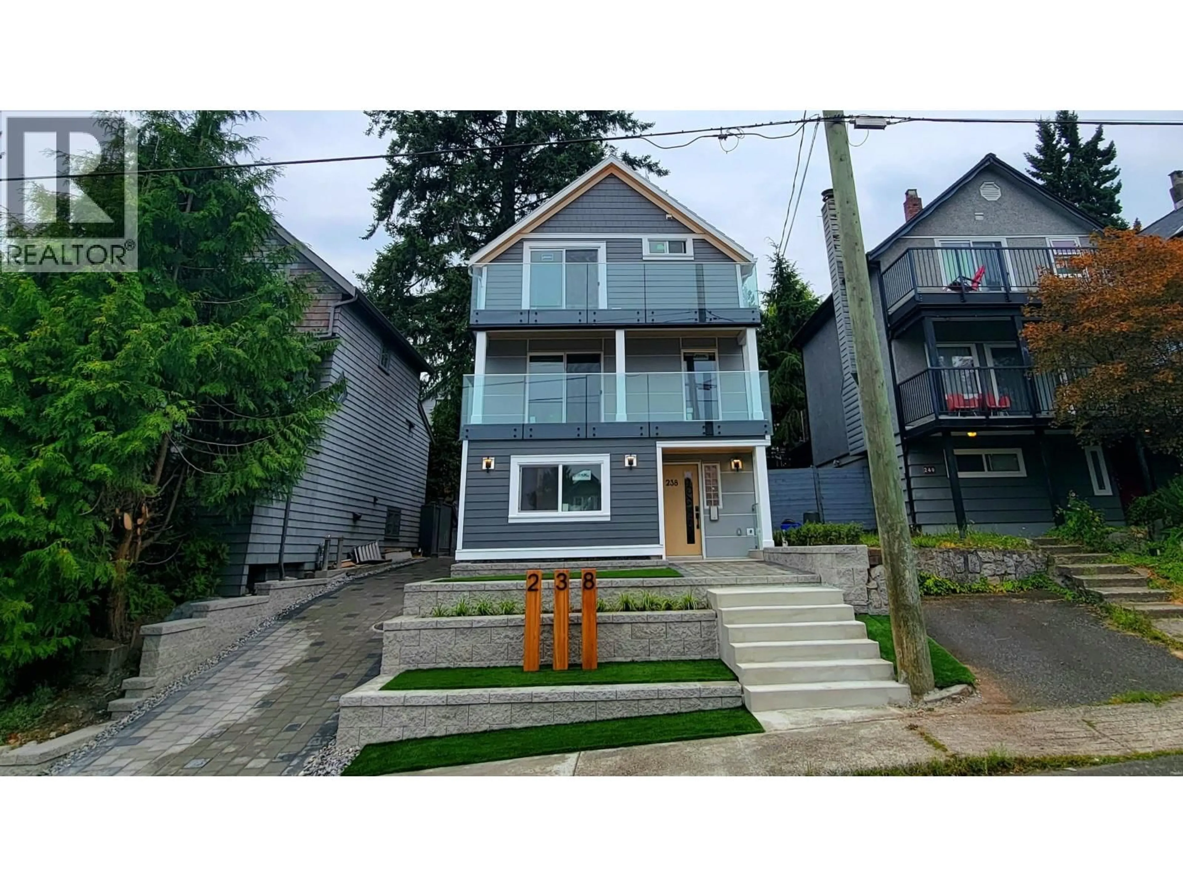 Unknown for 238 28TH STREET, North Vancouver British Columbia V7N1C2