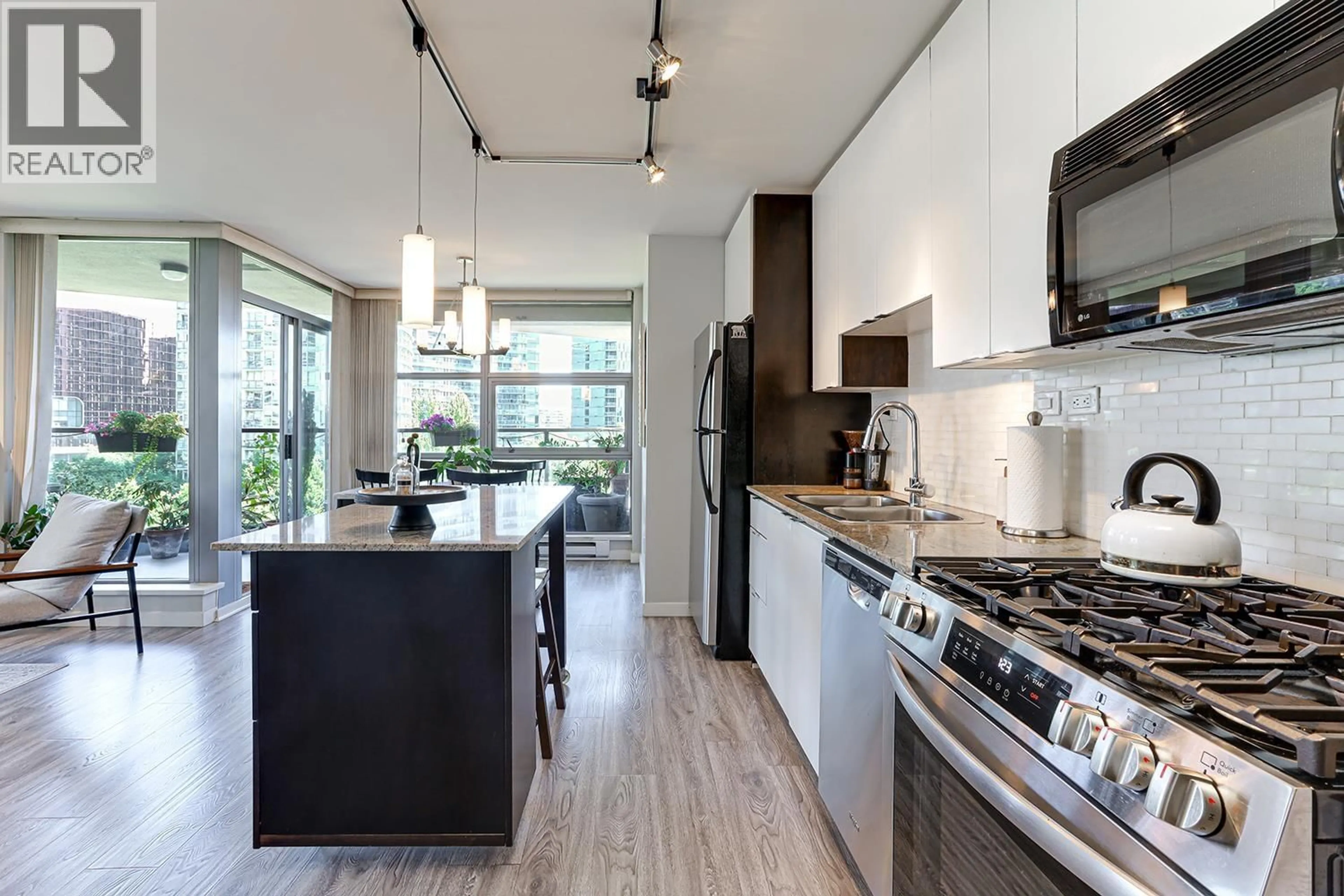 Contemporary kitchen, unknown for 603 - 989 BEATTY STREET, Vancouver British Columbia V6Z3C2