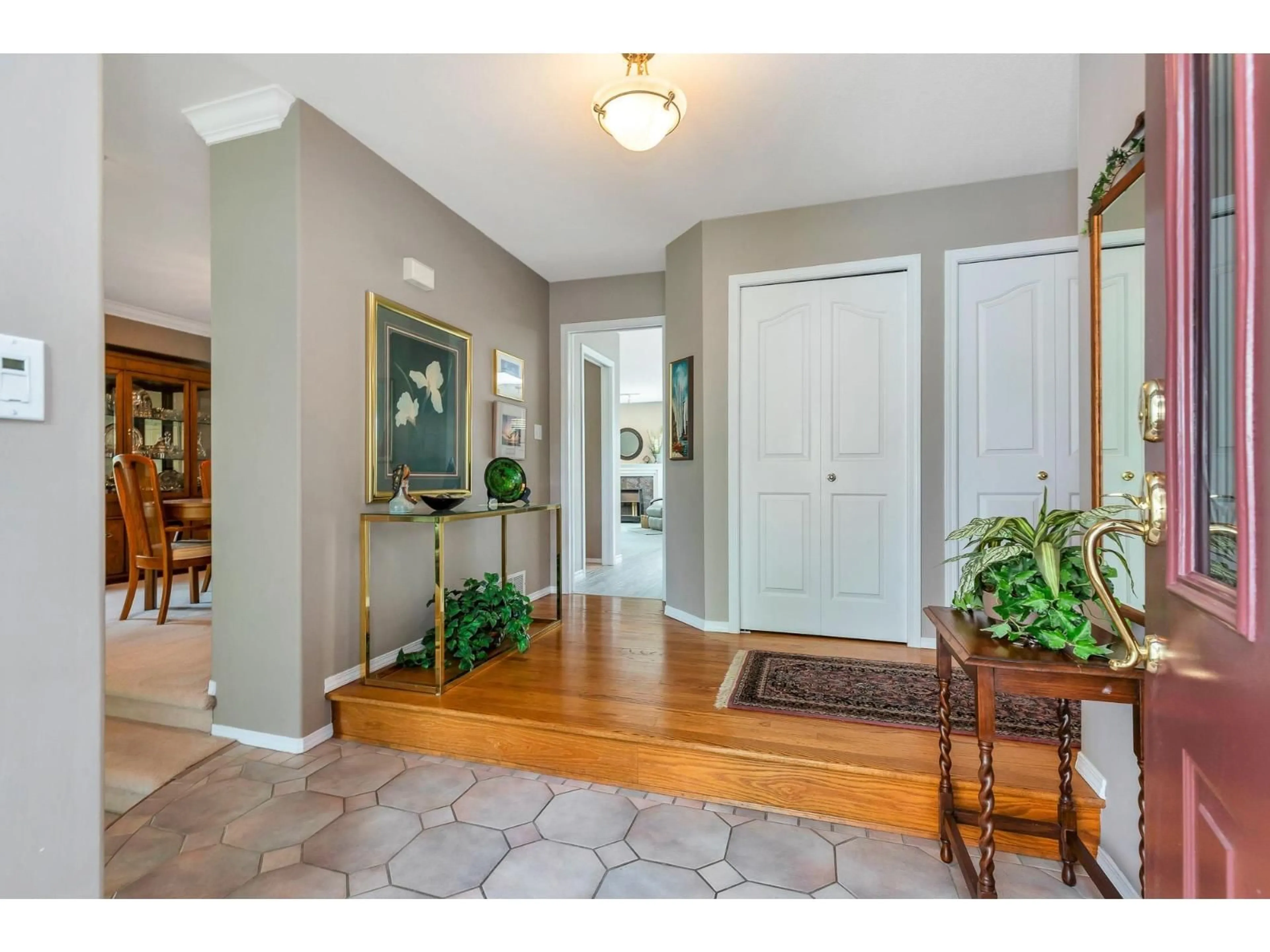 Indoor entryway for 4582 217B, Langley British Columbia V3A9E1