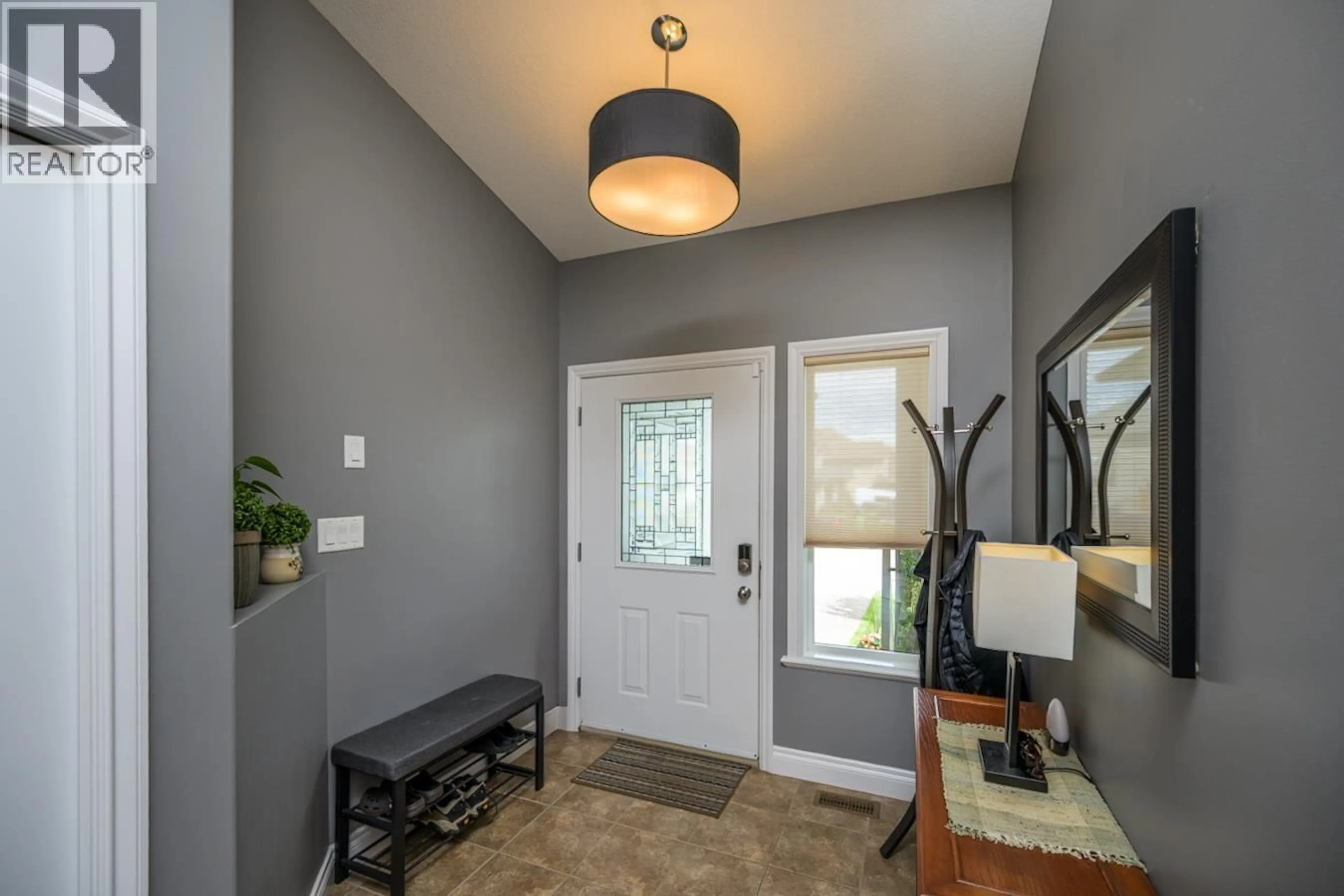 Indoor entryway for 8574 ST LAWRENCE AVENUE, Prince George British Columbia V2N0B6