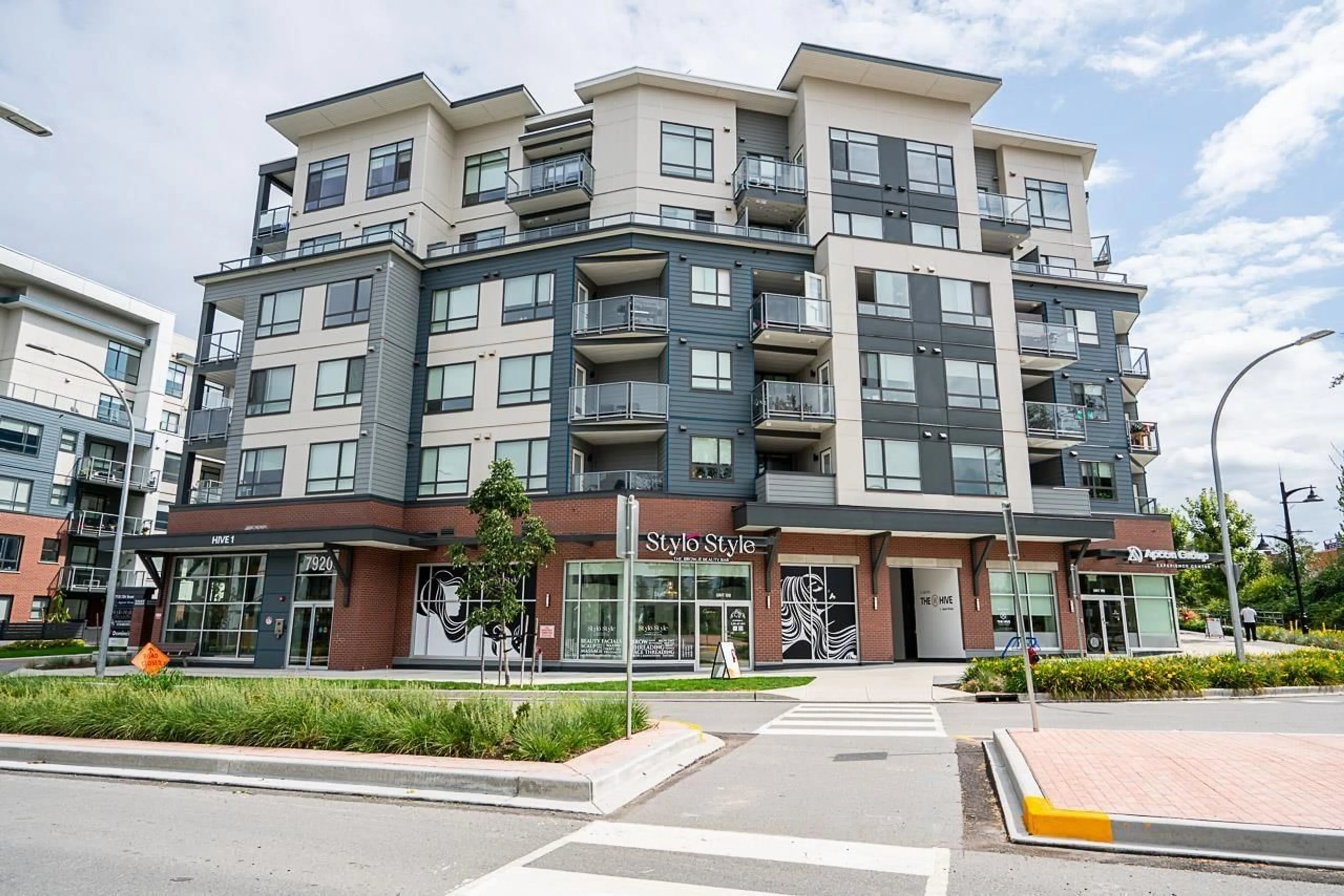 Patio, building for 311 - 7920 206, Langley British Columbia V2Y3X1