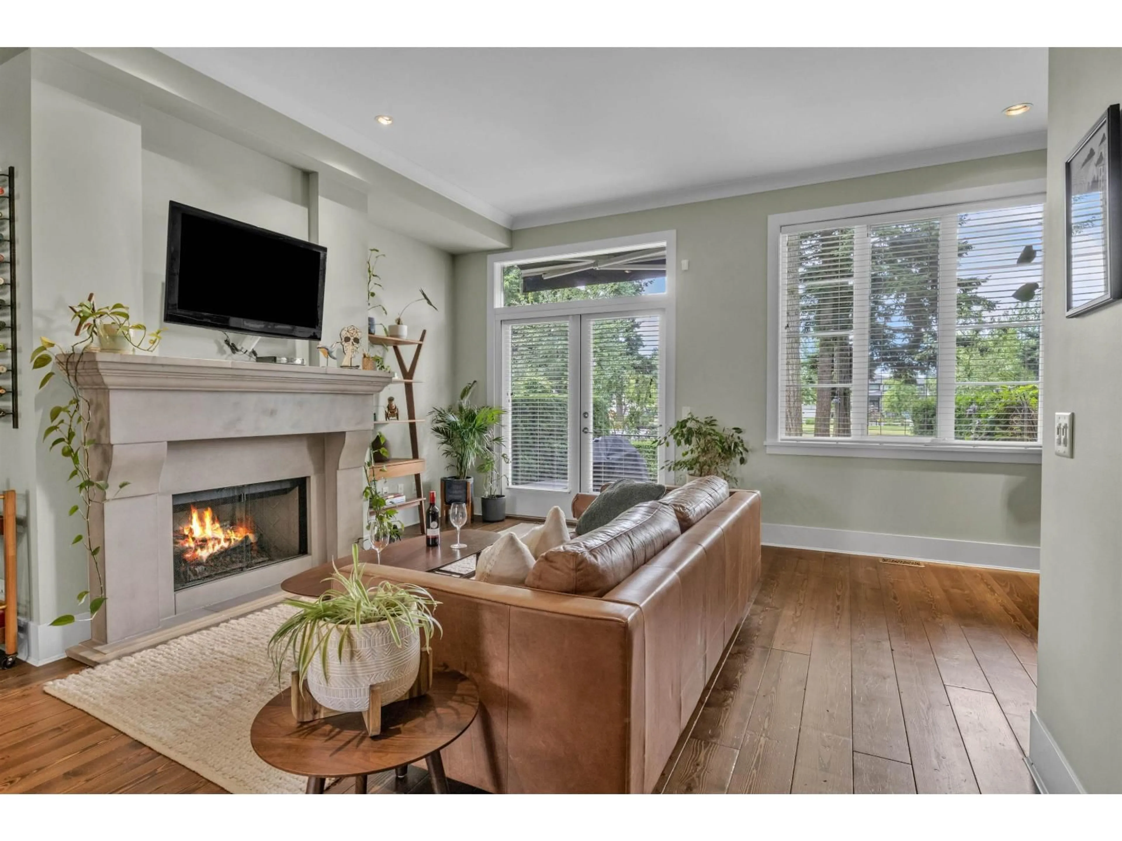 Living room with furniture, unknown for 527 - 2580 LANGDON, Abbotsford British Columbia V2T0A9