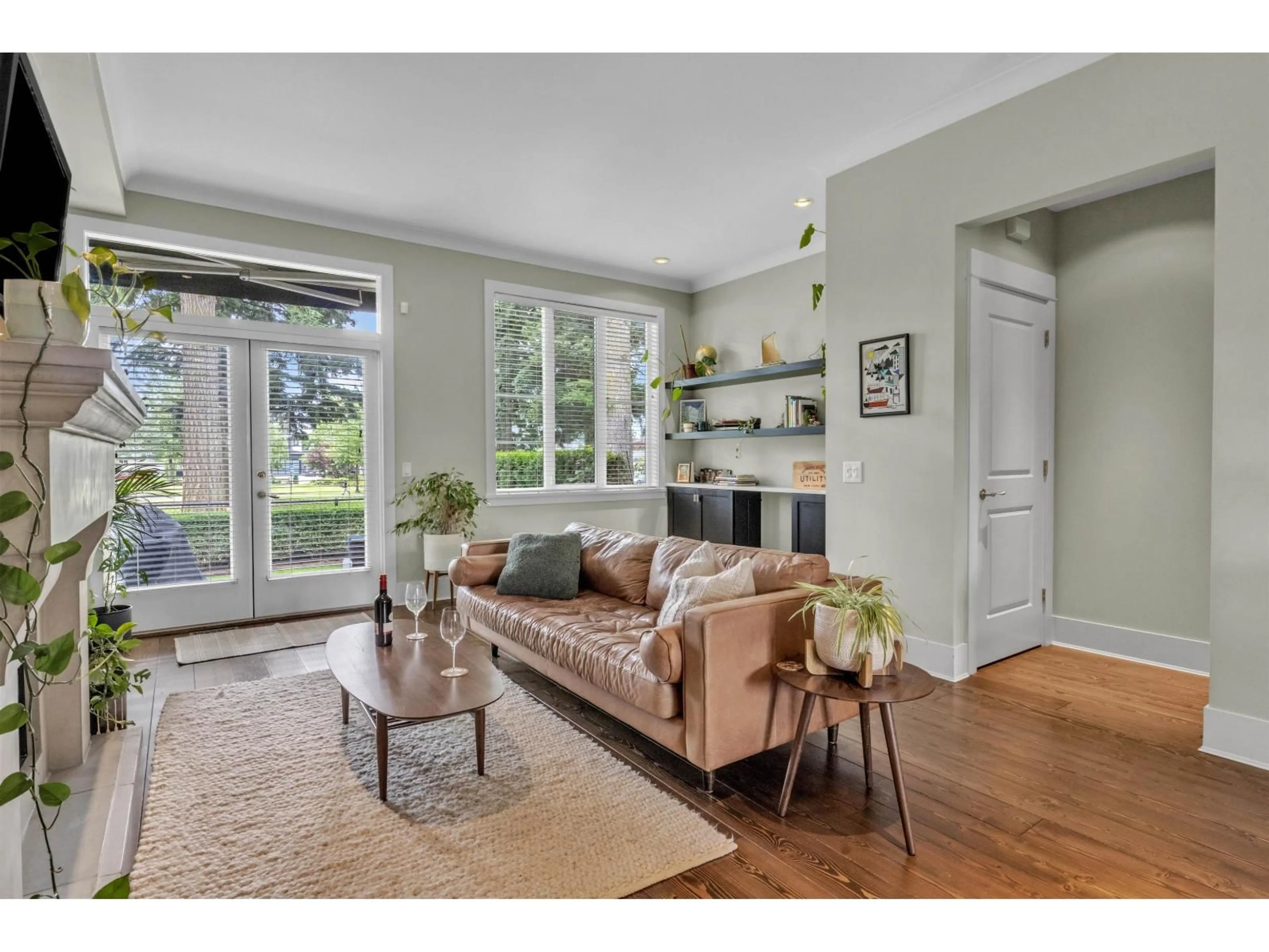 Living room with furniture, unknown for 527 - 2580 LANGDON, Abbotsford British Columbia V2T0A9
