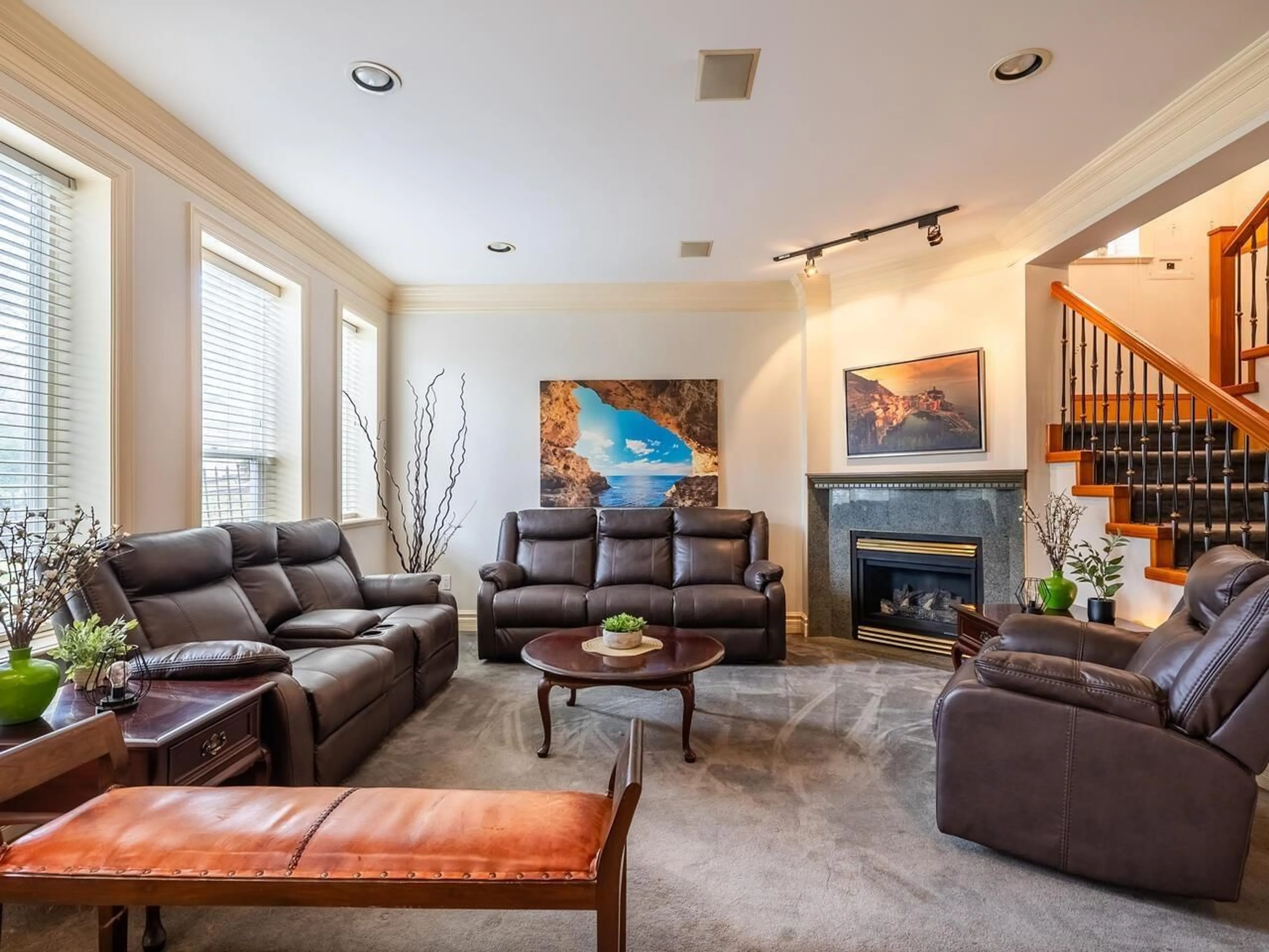 Living room with furniture, unknown for 10419 WILTSHIRE, Delta British Columbia V4C8G6