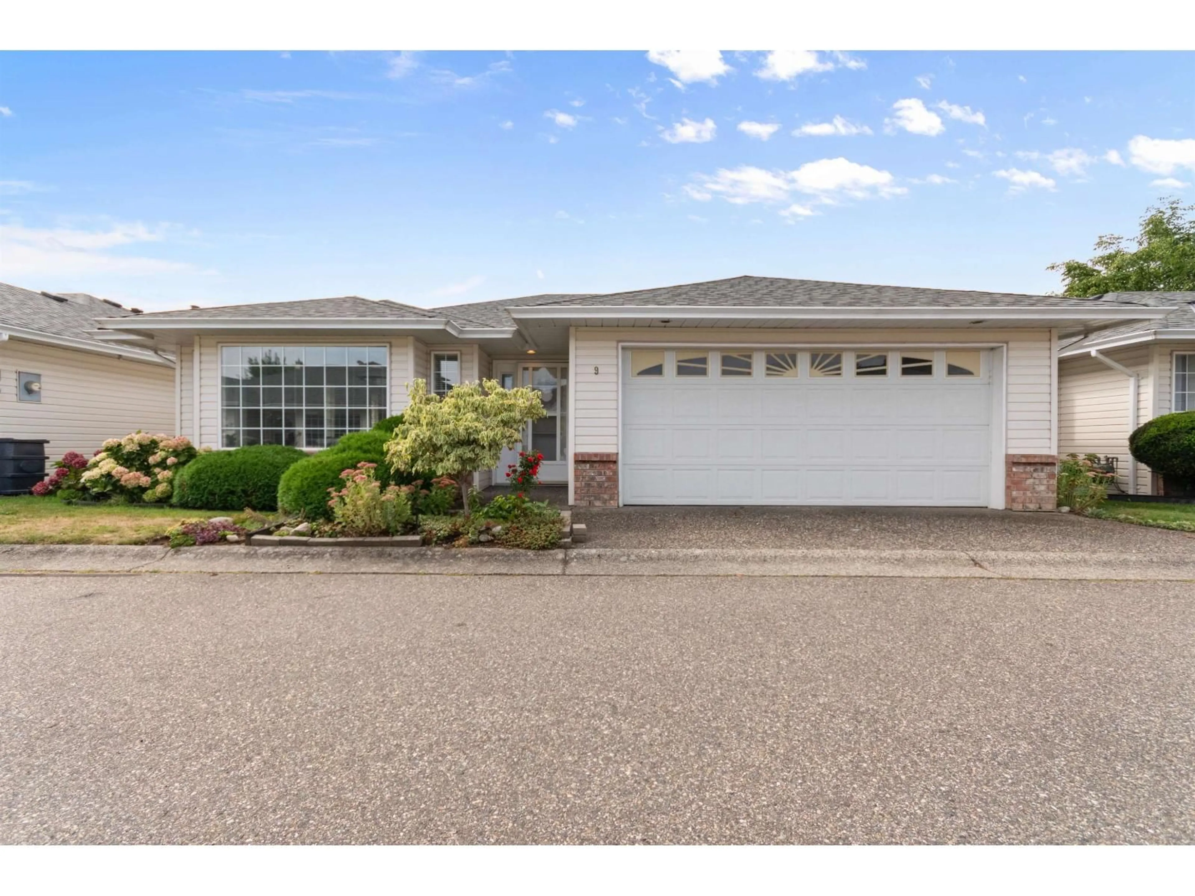 Home with vinyl exterior material, street for 9 - 9420 WOODBINE STREET, Chilliwack British Columbia V2P5S4