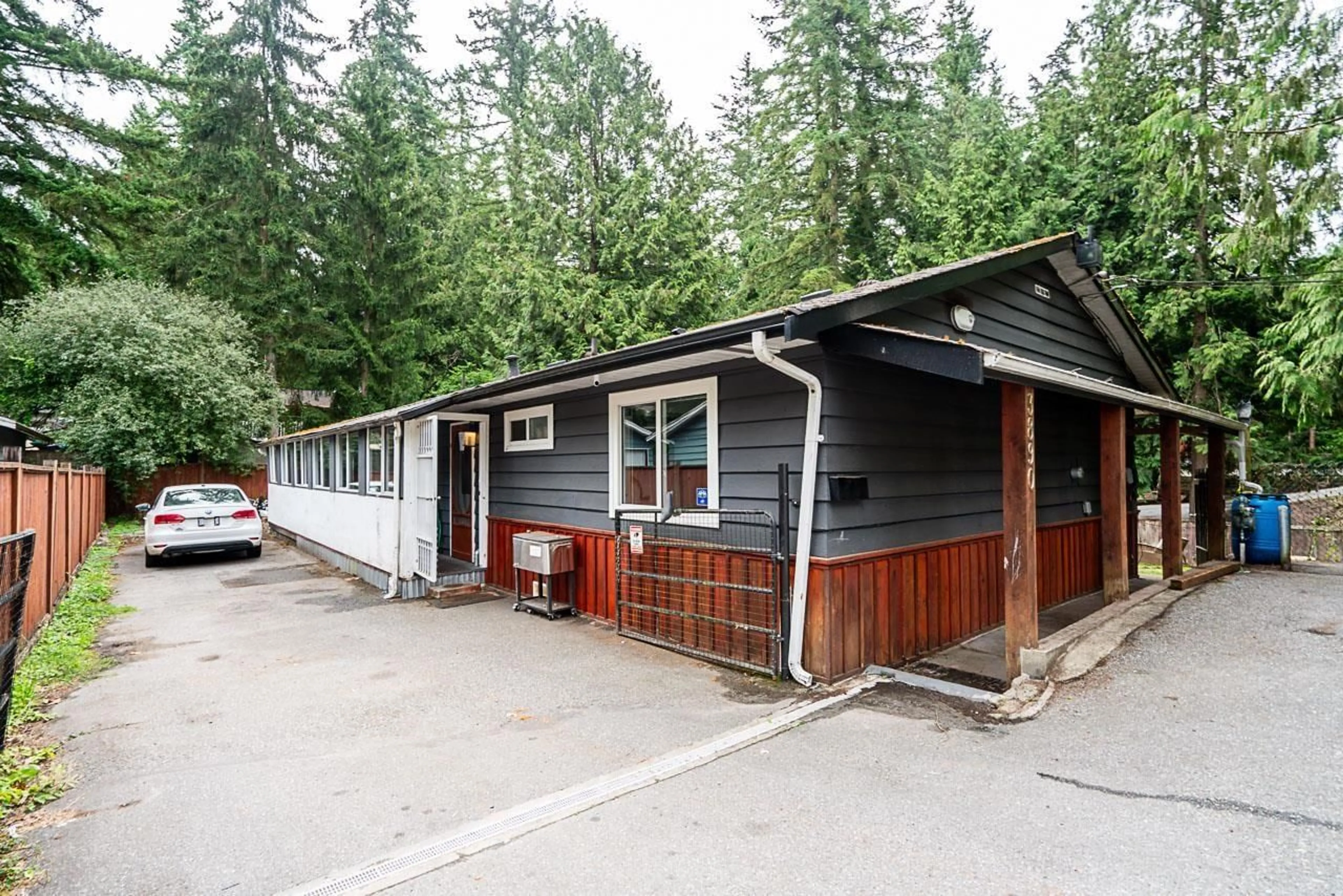Patio, street for 3890 200, Langley British Columbia V3A1K5