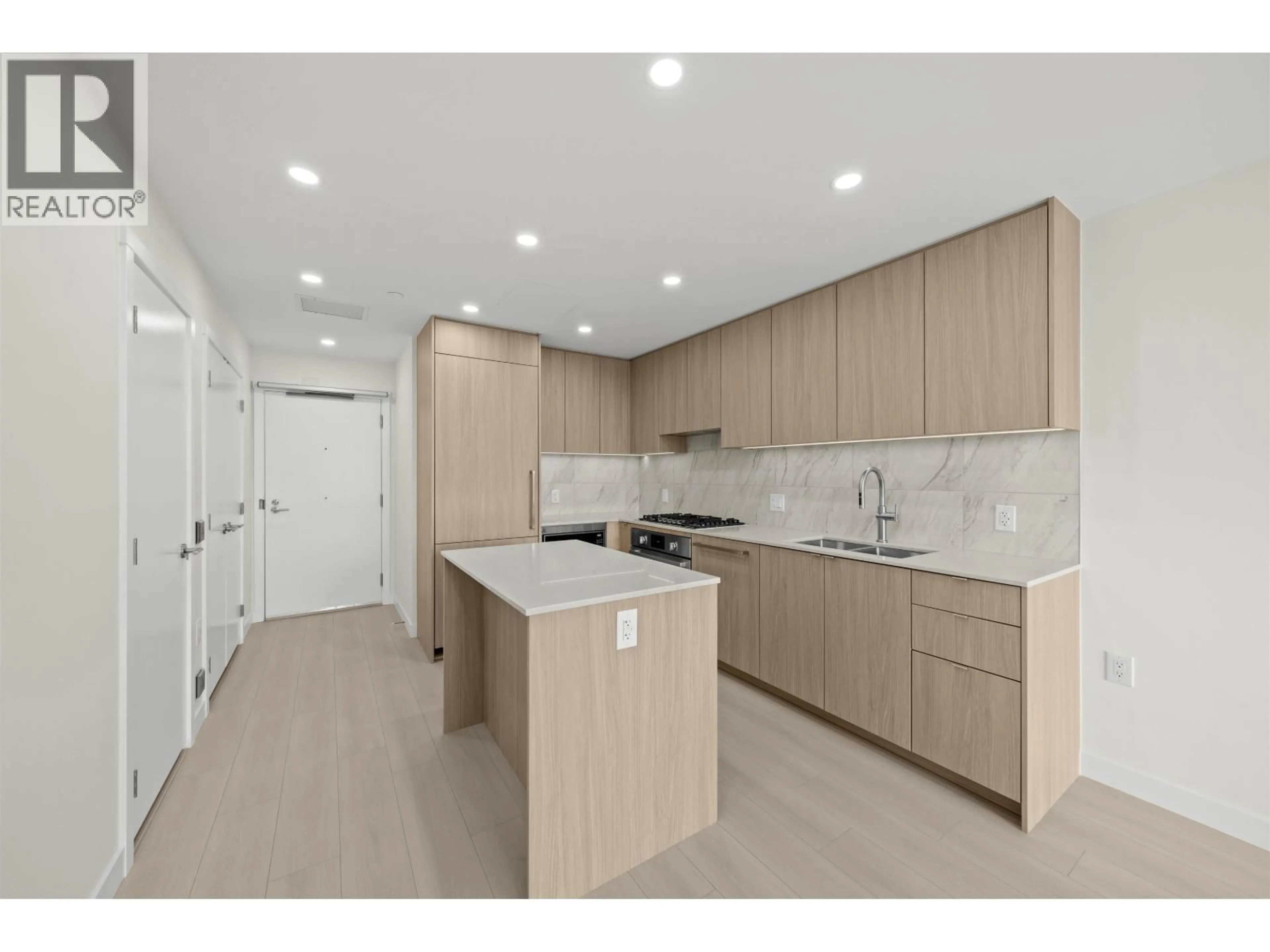 Open concept kitchen, unknown for 906 - 626 CLAREMONT STREET, Coquitlam British Columbia V3J3T4