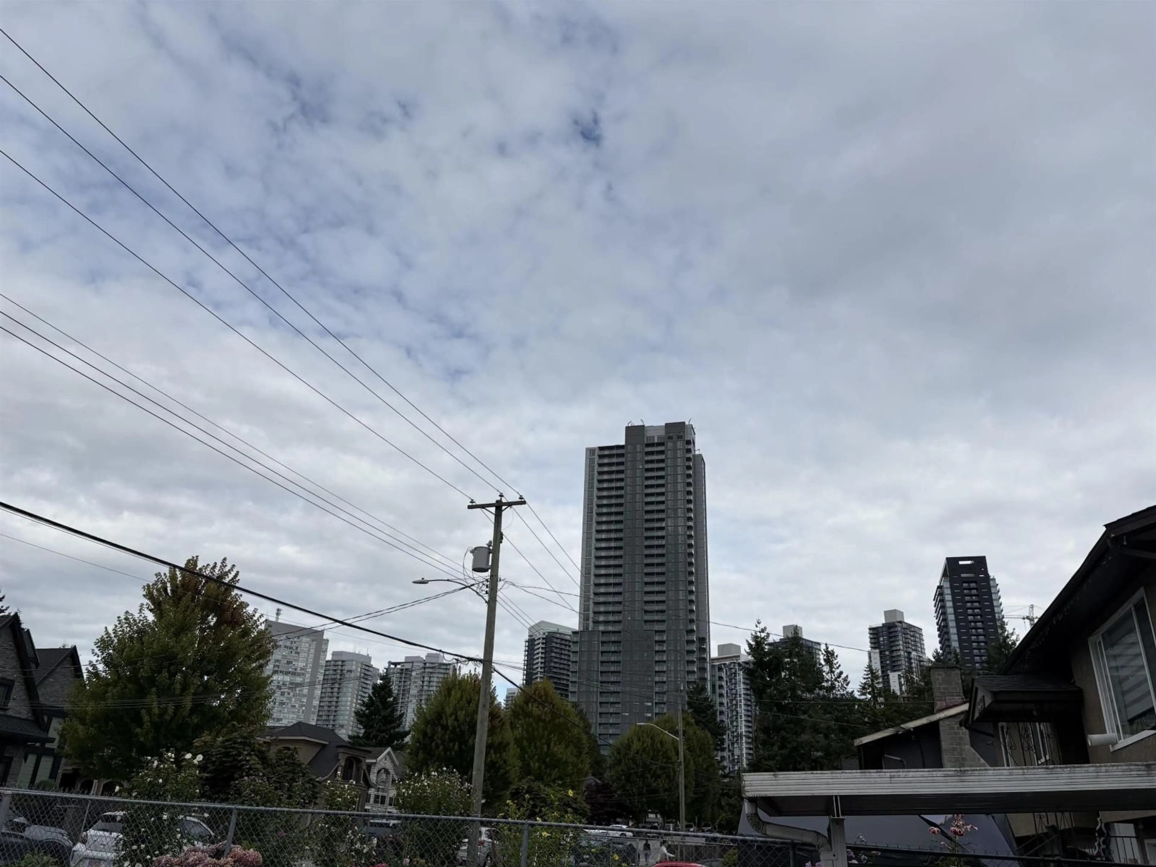 Blurry image for 13442 98A, Surrey British Columbia V3T1C8
