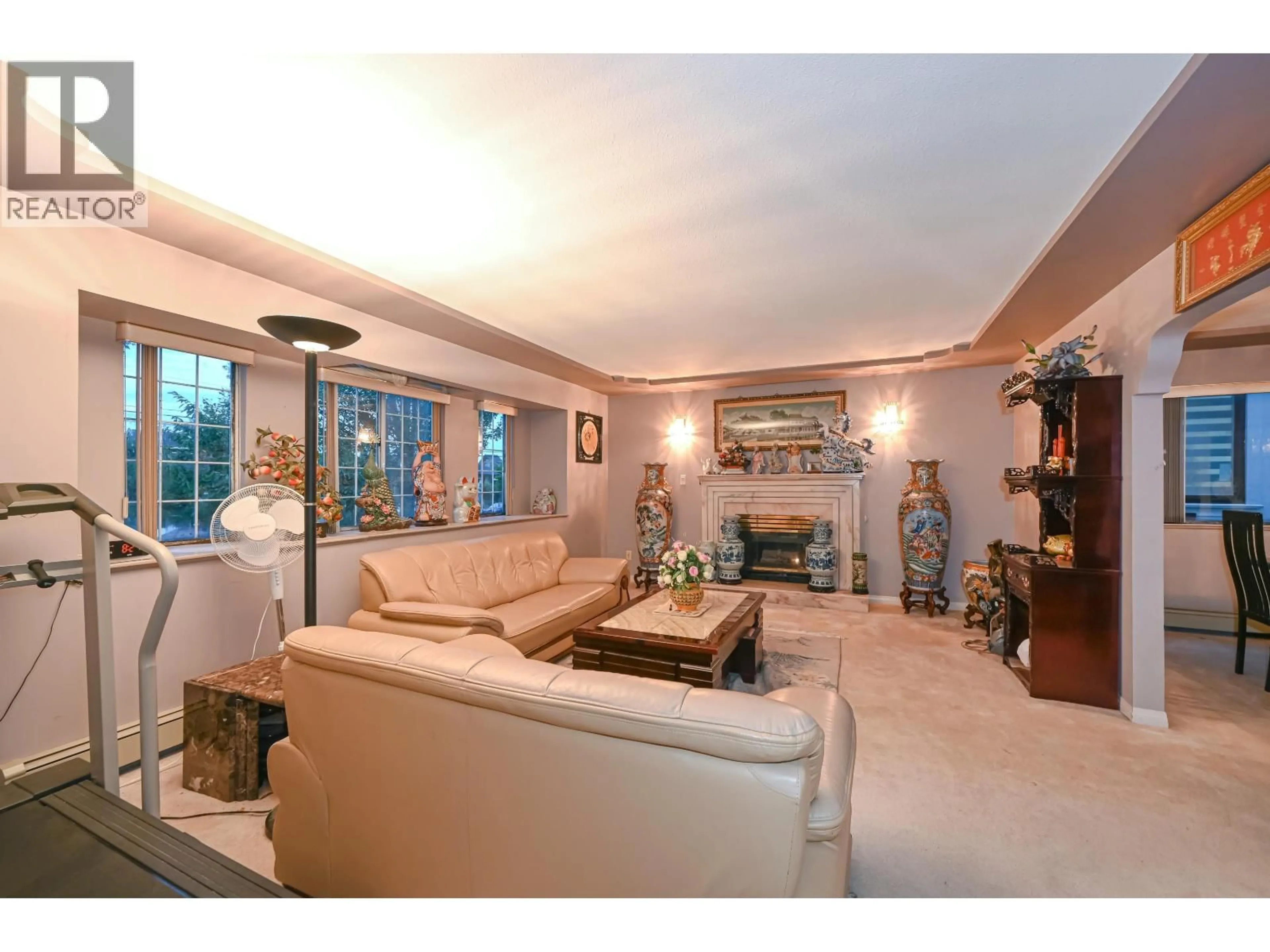 Living room with furniture, unknown for 6889 KERR STREET, Vancouver British Columbia V5S3C9