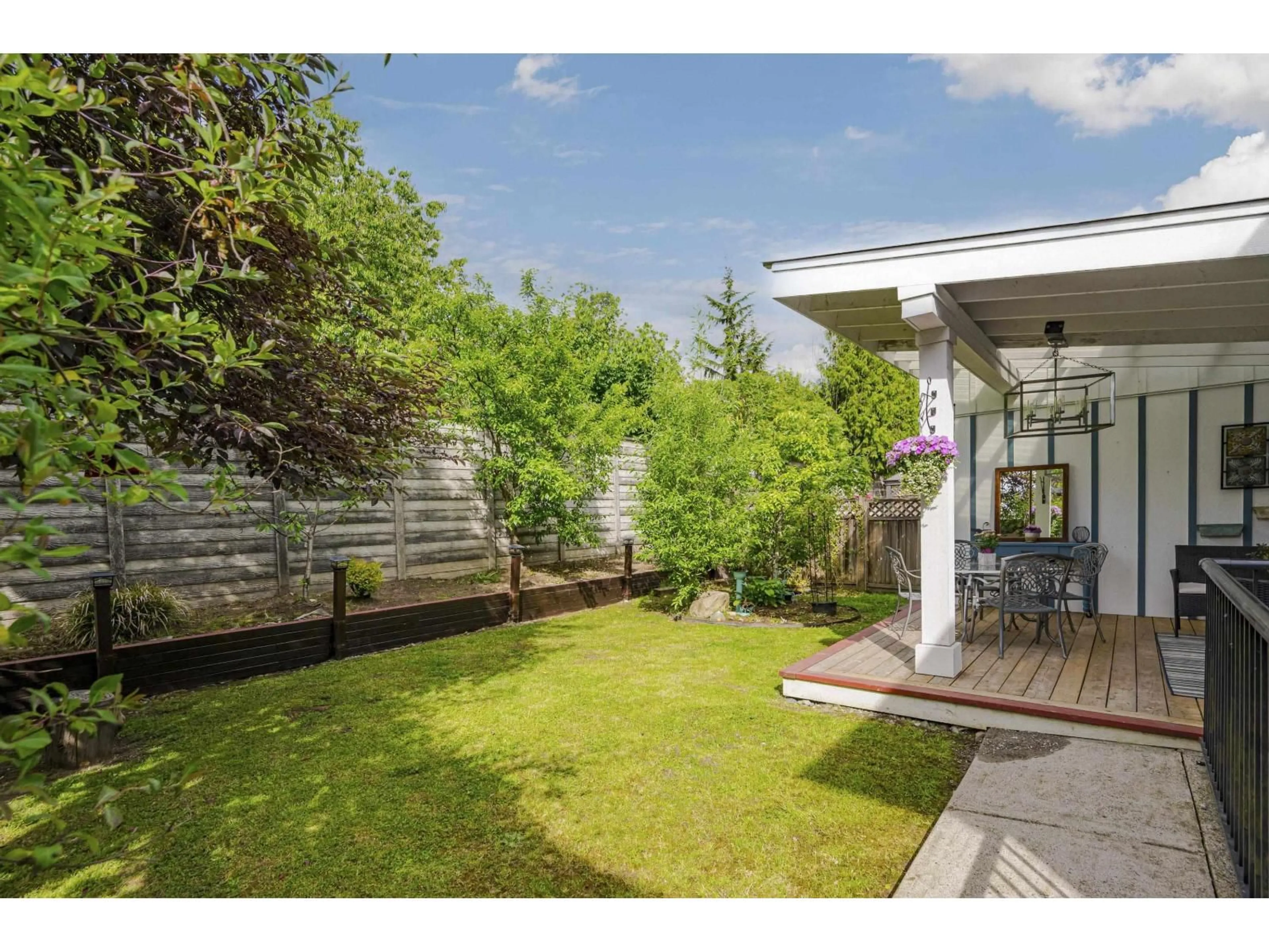 Patio, street for 20347 98A, Langley British Columbia V1M0A6