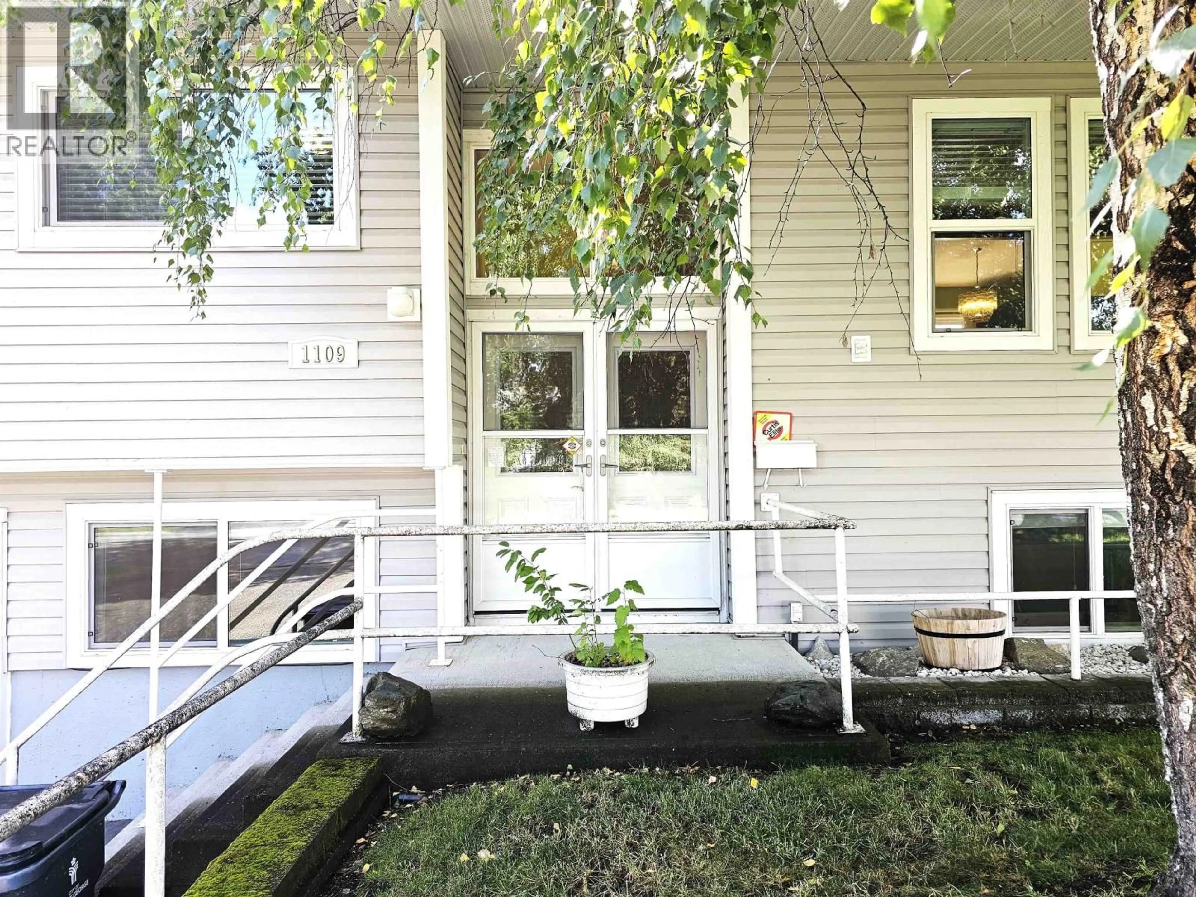 Patio, street for 1109 QUAW AVENUE, Prince George British Columbia V2M4C7