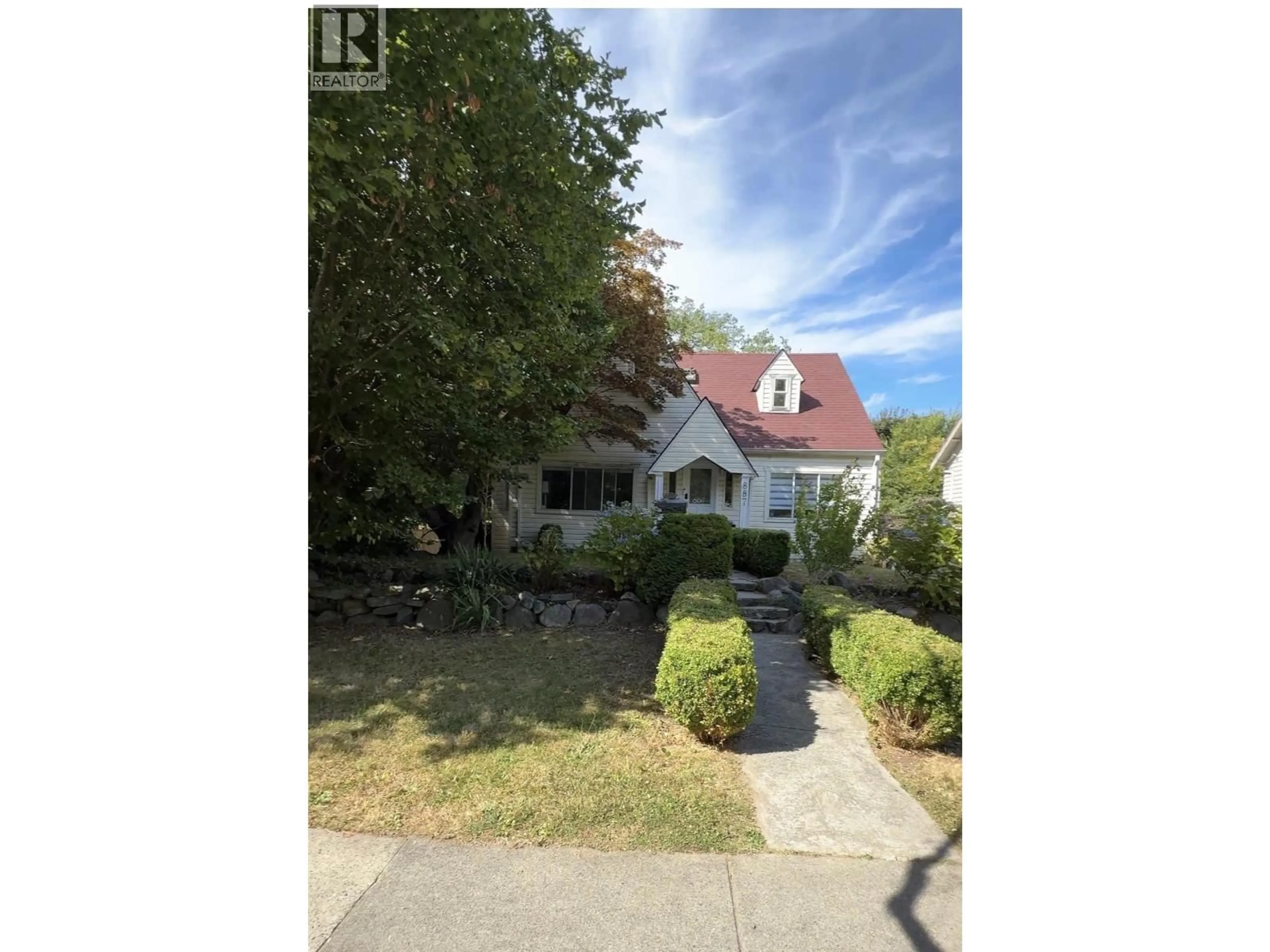 A pic from outside/outdoor area/front of a property/back of a property/a pic from drone, street for 887 28TH AVENUE, Vancouver British Columbia V5Z2H6