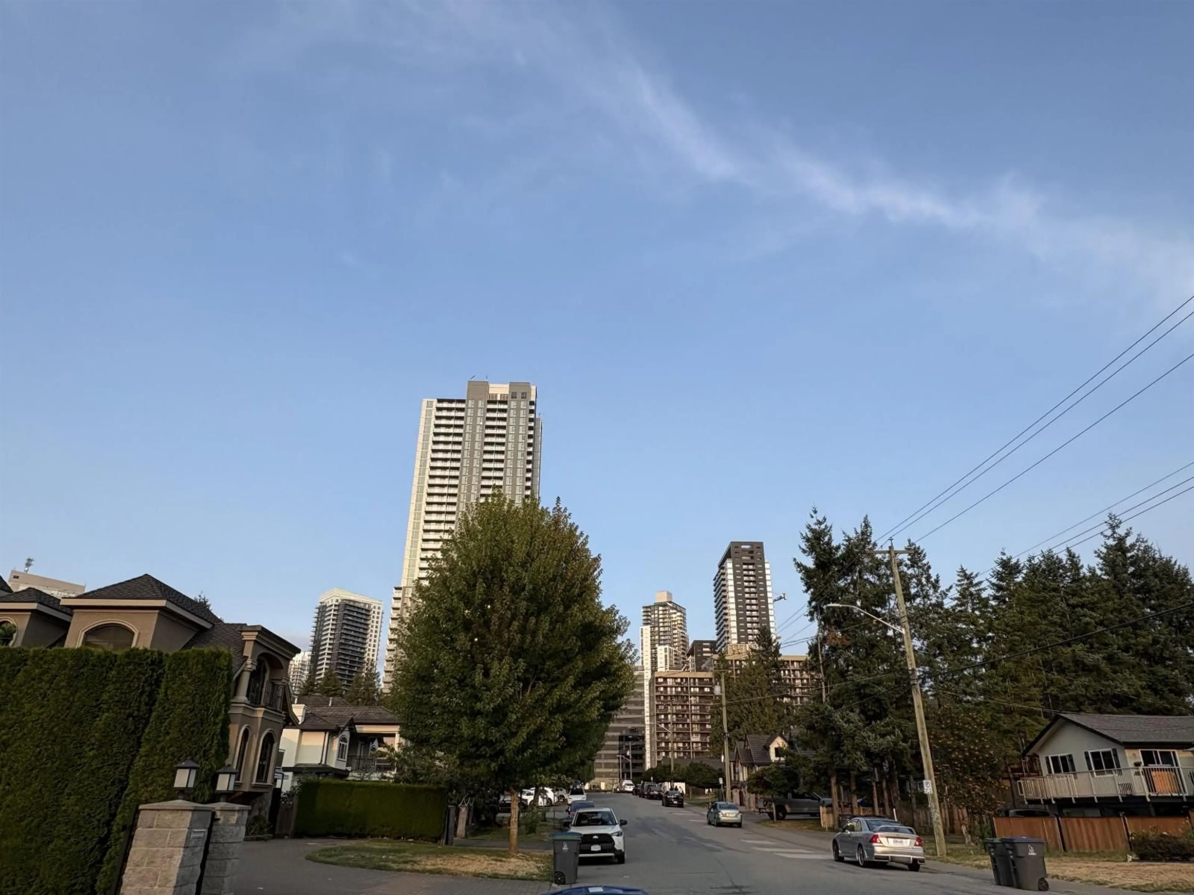 Blurry image for 13434 98A, Surrey British Columbia V3T1C8