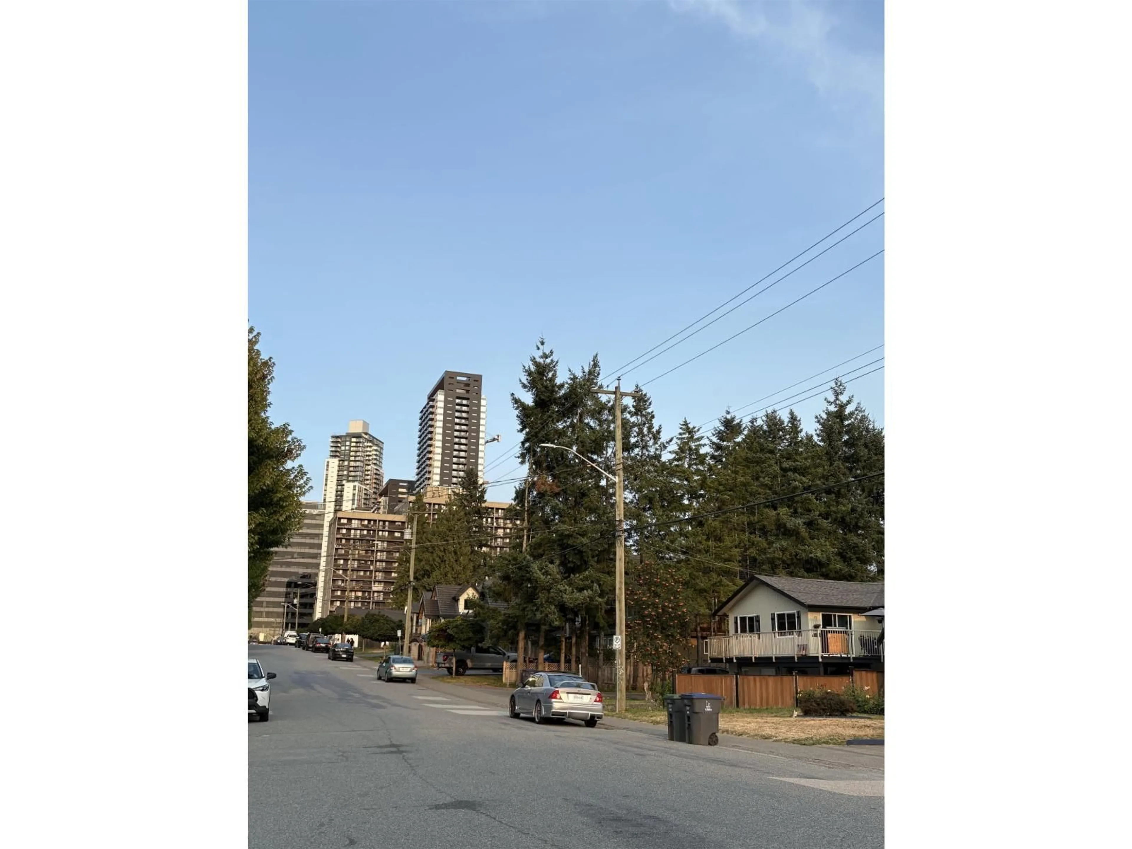 Blurry image for 13434 98A, Surrey British Columbia V3T1C8