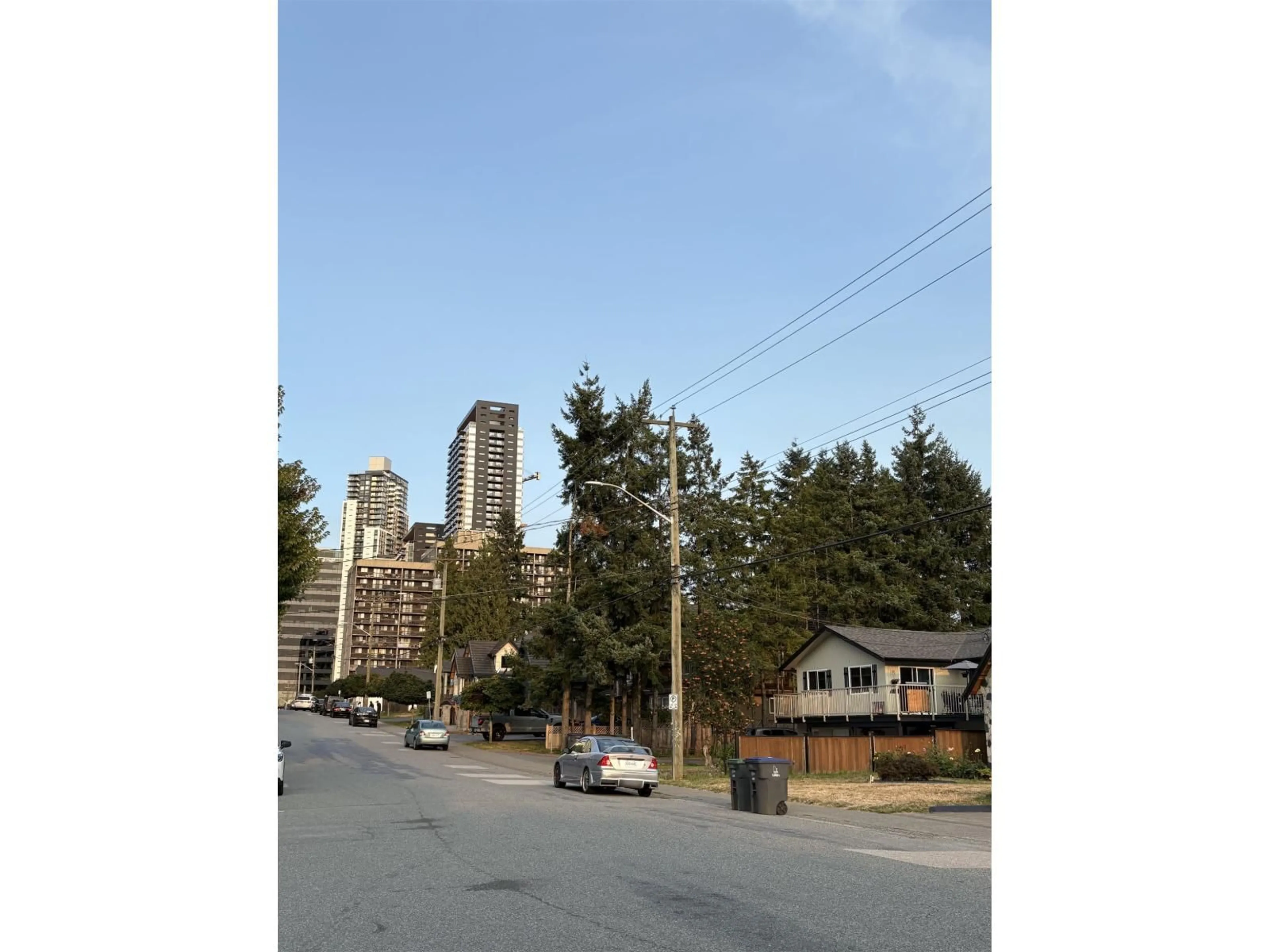 Blurry image for 13434 98A, Surrey British Columbia V3T1C8