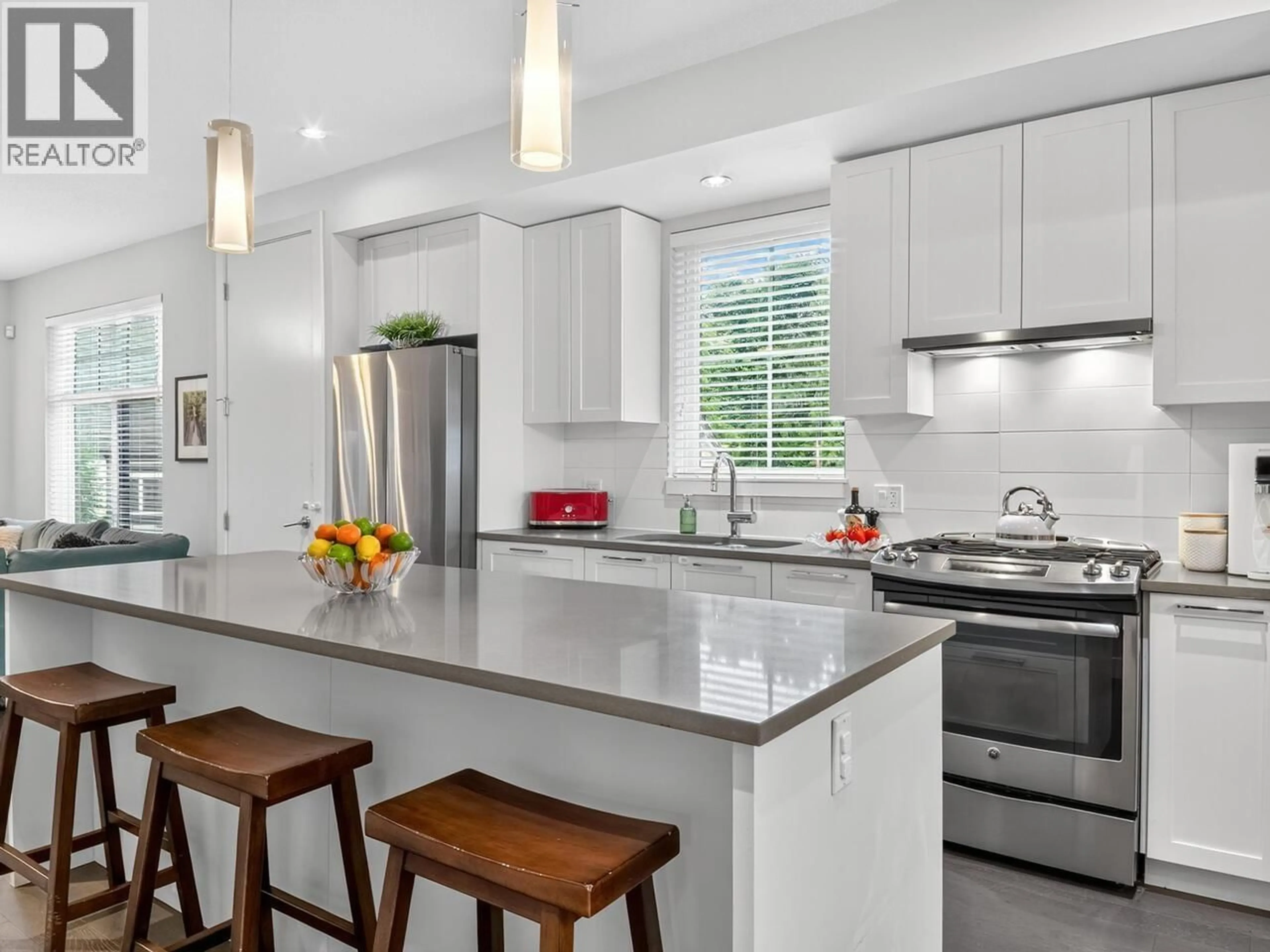 Open concept kitchen, unknown for 6 - 5068 SAVILE ROW, Burnaby British Columbia V5E0C1