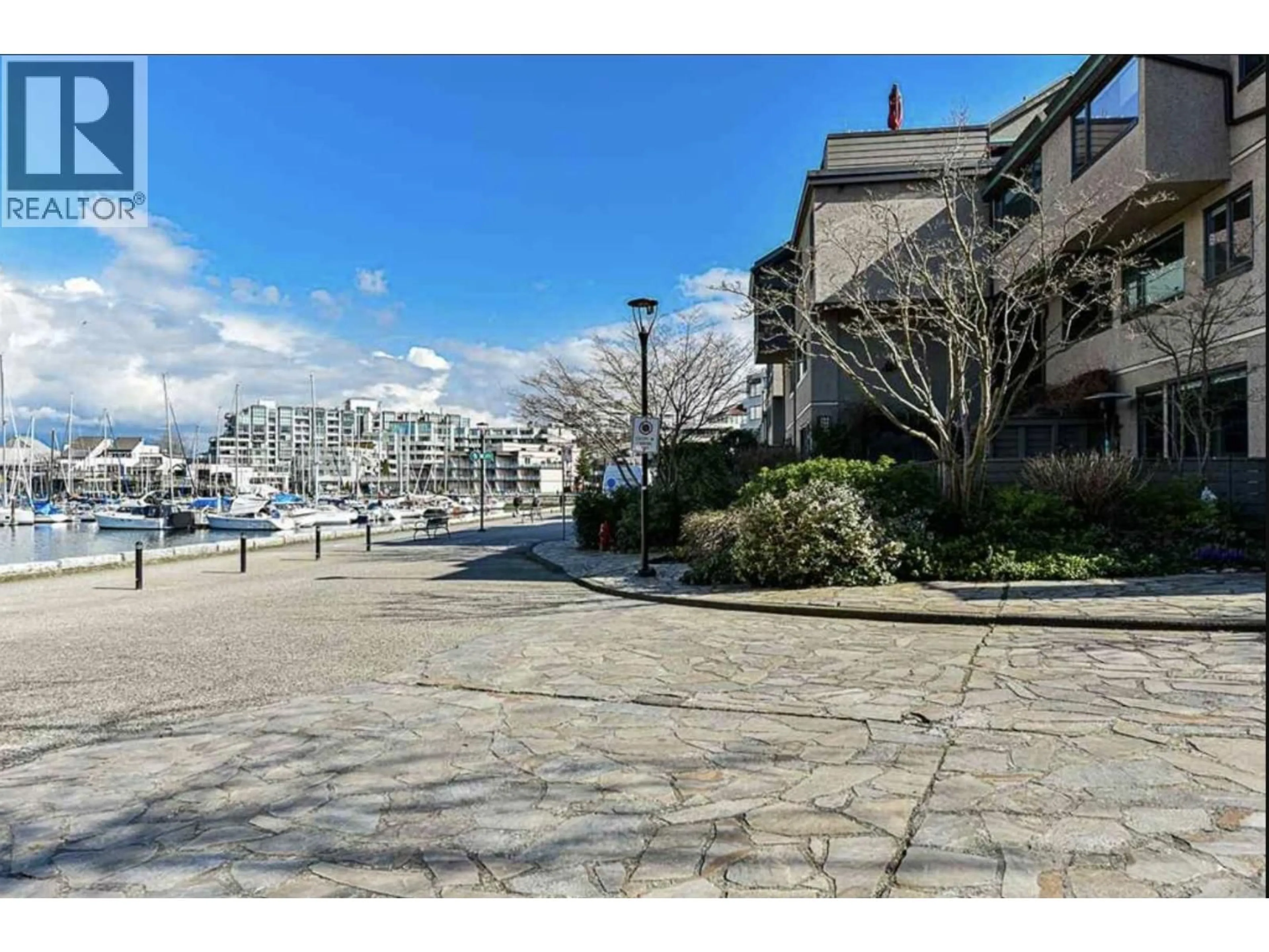 Patio, street for 774 MILLBANK, Vancouver British Columbia V5Z3Z3