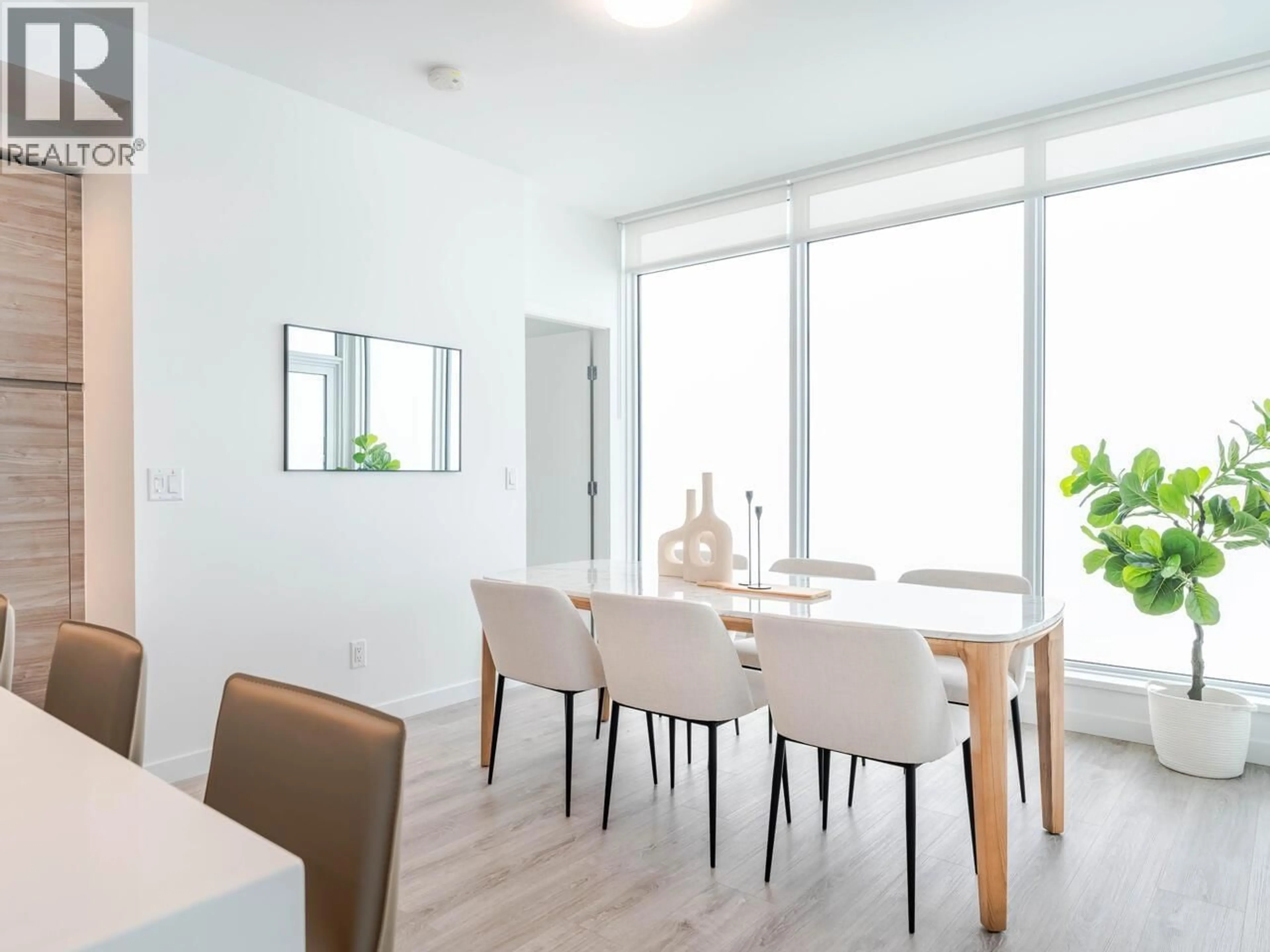 Dining room, wood/laminate floor for 3004 - 680 QUAYSIDE DRIVE, New Westminster British Columbia V3M0P2