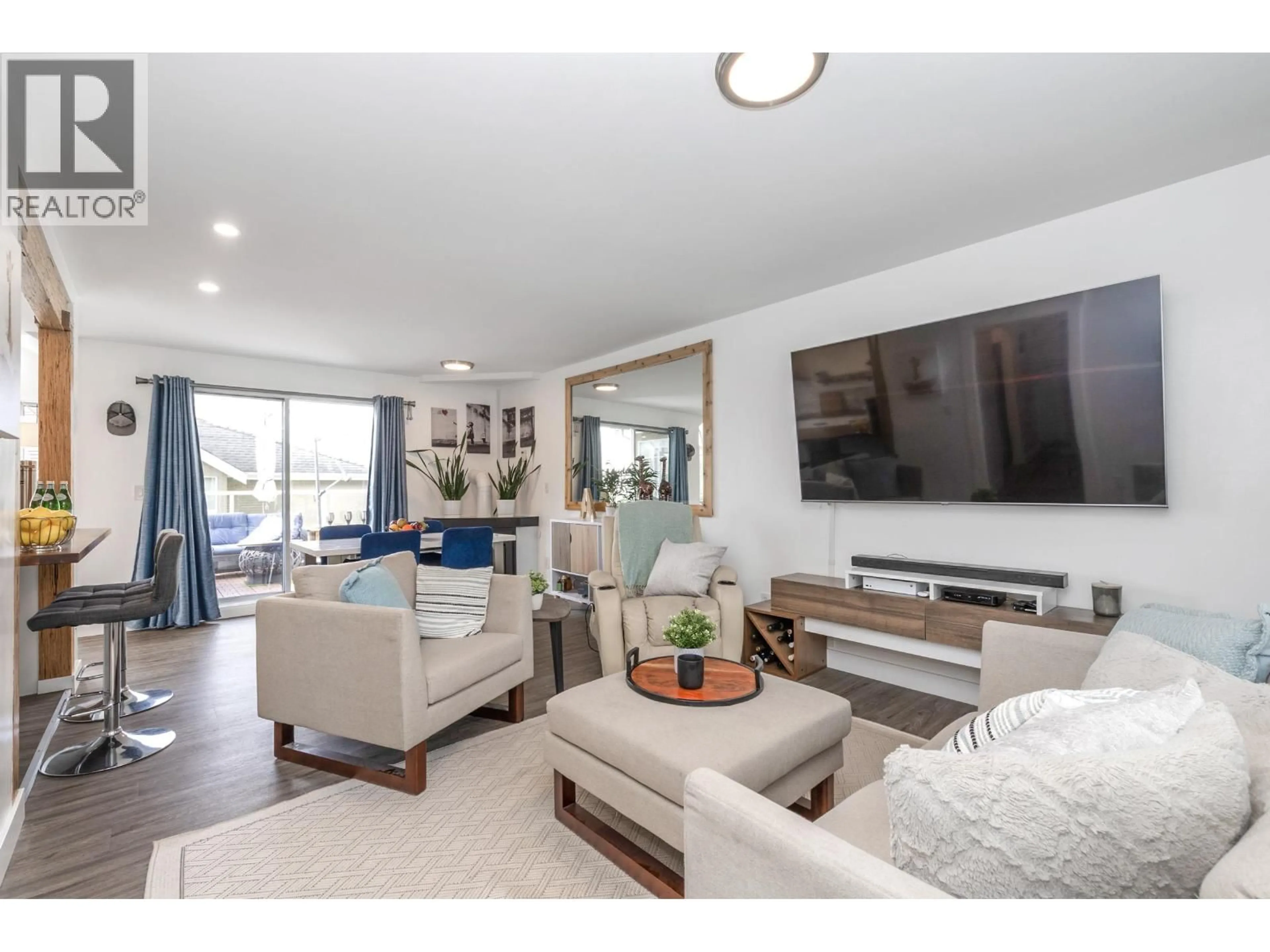 Living room with furniture, unknown for 2313 QUAYSIDE COURT, Vancouver British Columbia V5P4W2