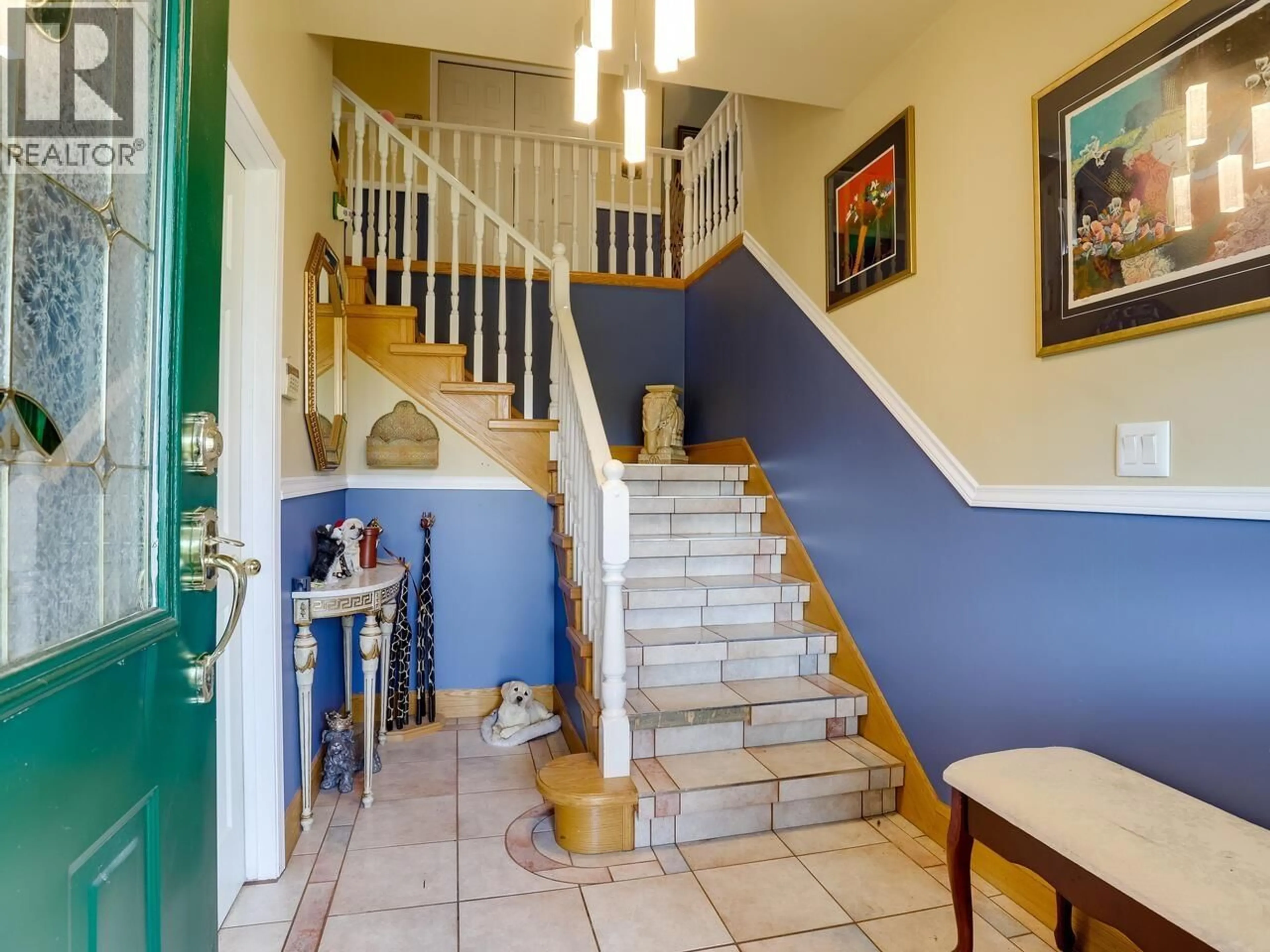Indoor foyer for 960 PORTER STREET, Coquitlam British Columbia V3J5C2