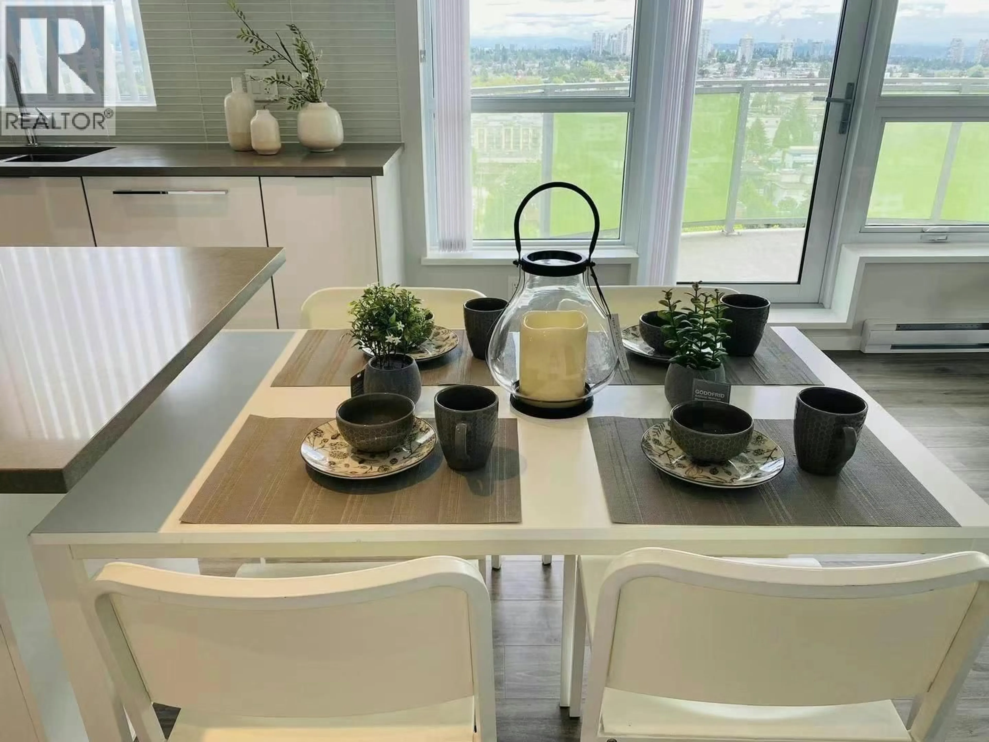 Open concept kitchen, unknown for 1607 - 6638 DUNBLANE AVENUE, Burnaby British Columbia V5H0G8