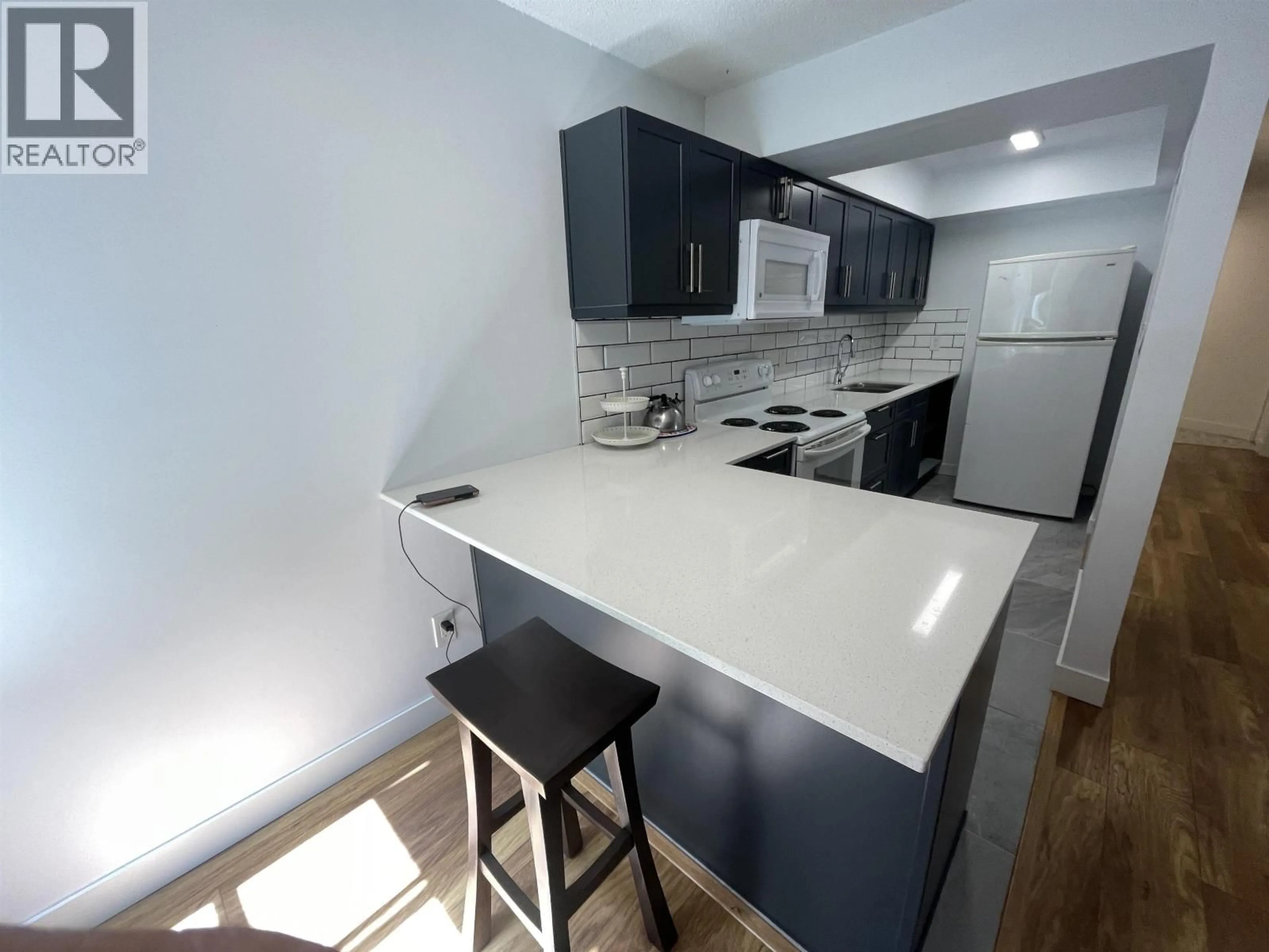 Standard kitchen, unknown for 312 - 1215 PACIFIC STREET, Vancouver British Columbia V6E3W6