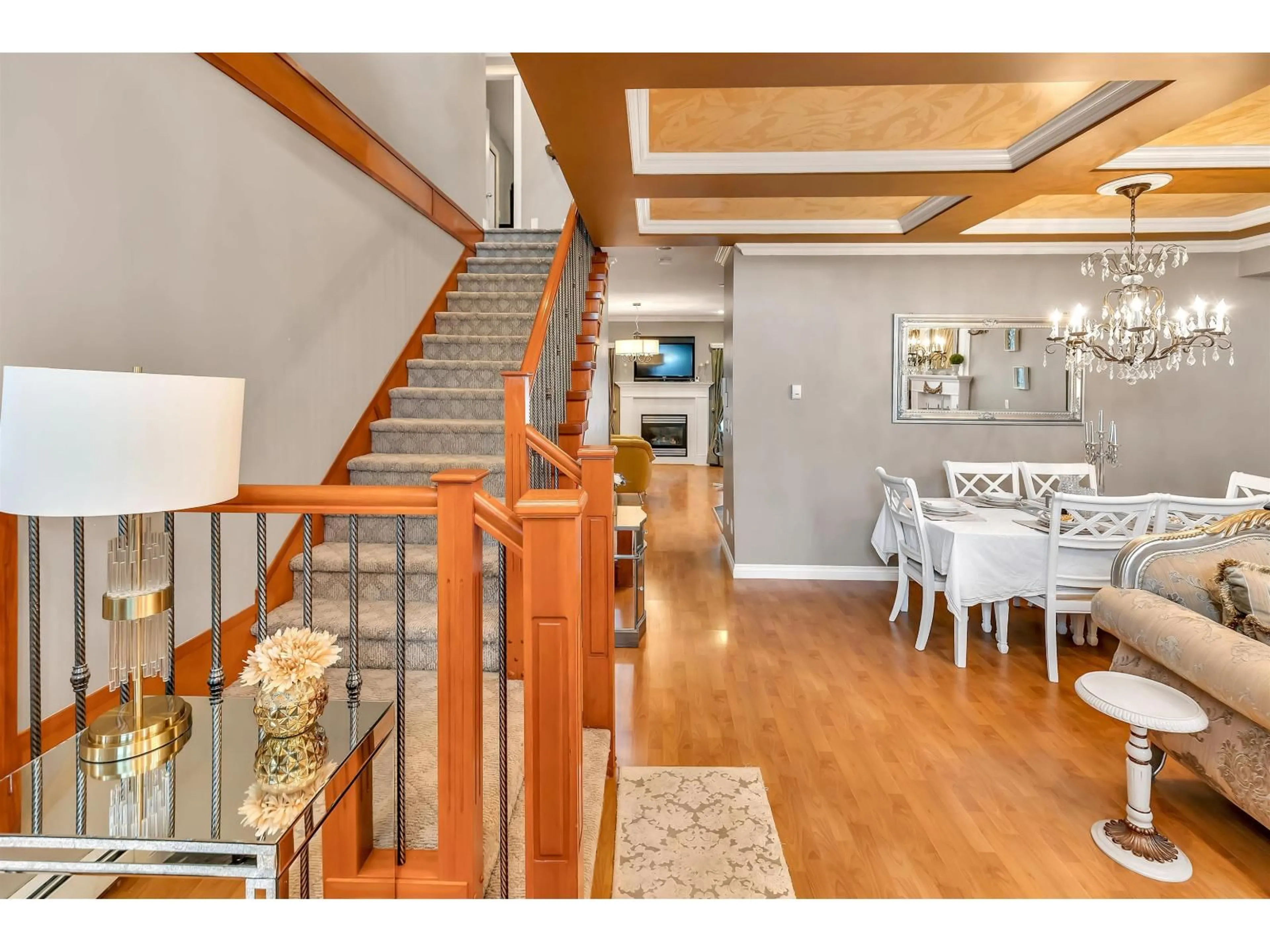 Indoor entryway for 7119 148A, Surrey British Columbia V3S0X3