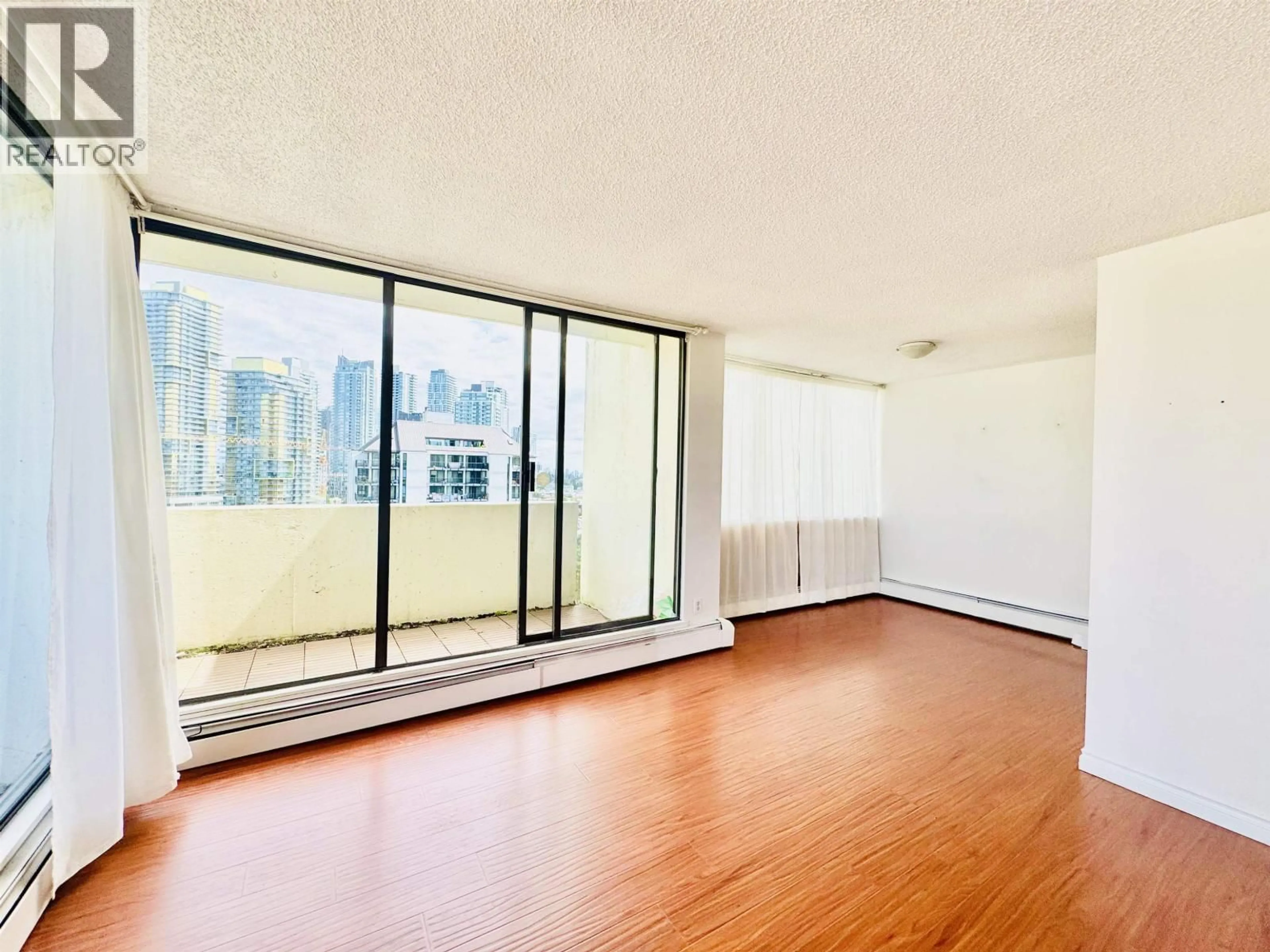 A pic of a room for 1704 - 4105 MAYWOOD STREET, Burnaby British Columbia V5H4A3