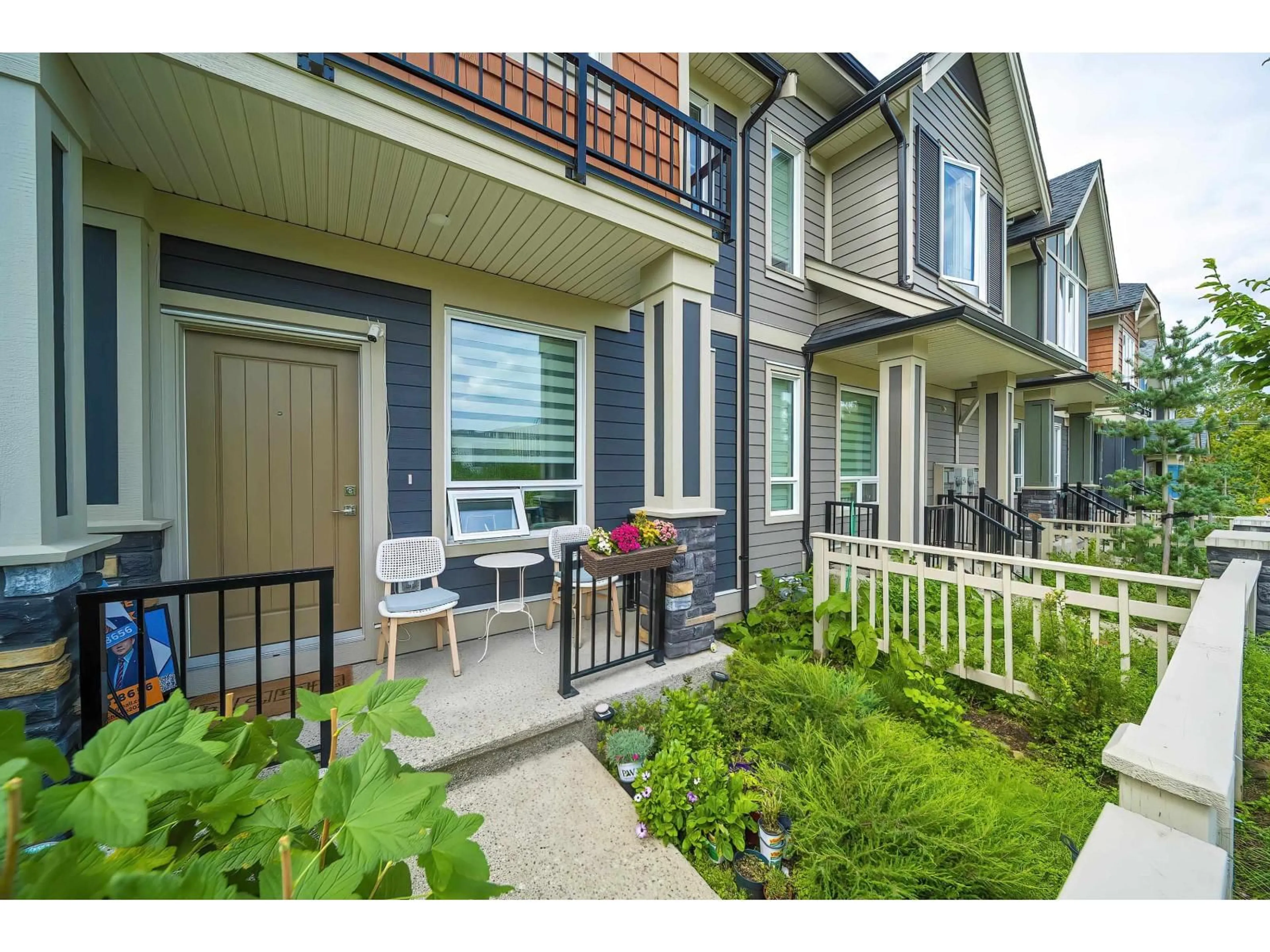 Patio, street for 7781 206, Langley British Columbia V2Y1X3