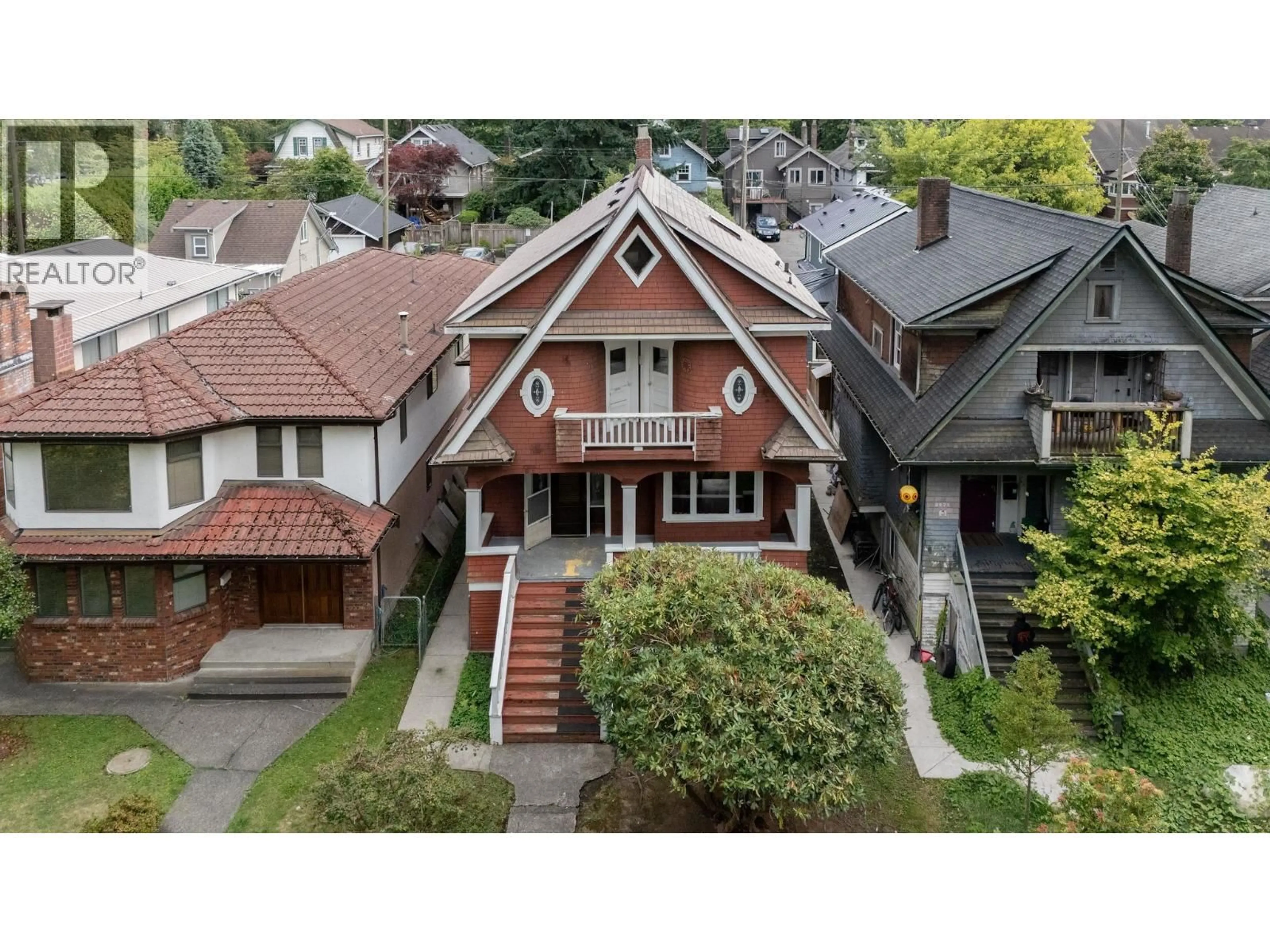 A pic from outside/outdoor area/front of a property/back of a property/a pic from drone, street for 2680 CAMBRIDGE STREET, Vancouver British Columbia V5K1L5