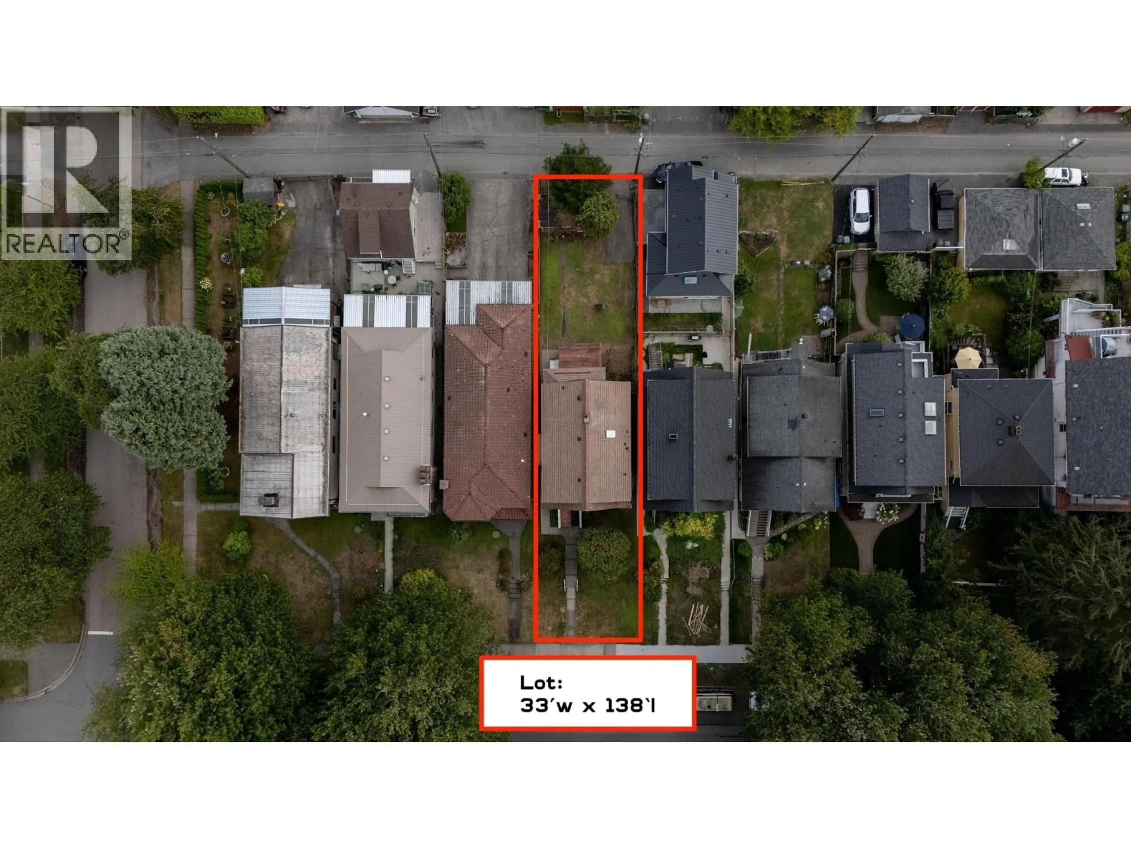 A pic from outside/outdoor area/front of a property/back of a property/a pic from drone, street for 2680 CAMBRIDGE STREET, Vancouver British Columbia V5K1L5