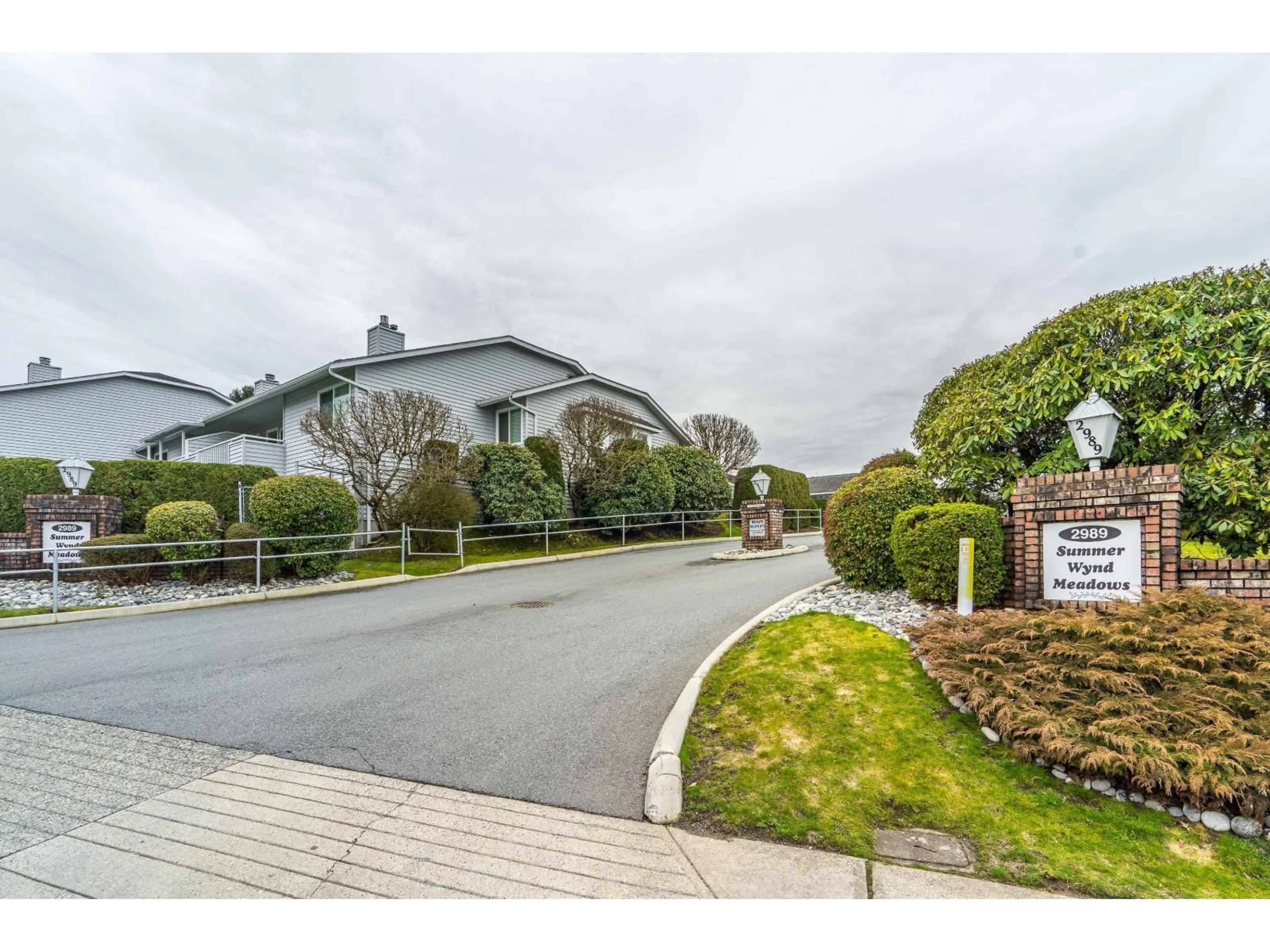 A pic from outside/outdoor area/front of a property/back of a property/a pic from drone, street for 4 - 2989 TRAFALGAR, Abbotsford British Columbia V2S7X9