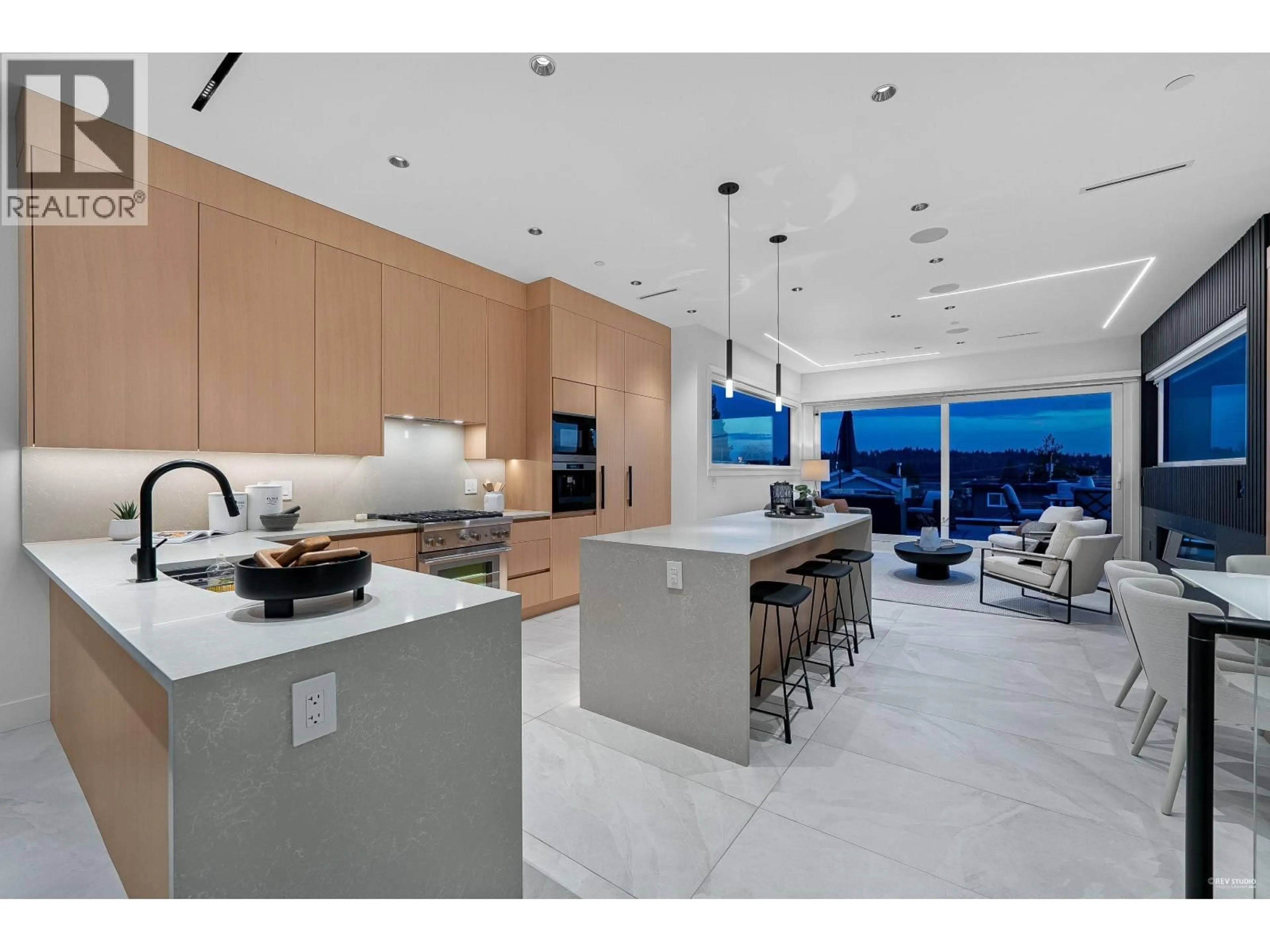 Open concept kitchen, ceramic/tile floor for 1236 DUCHESS AVENUE, West Vancouver British Columbia V7T1H4
