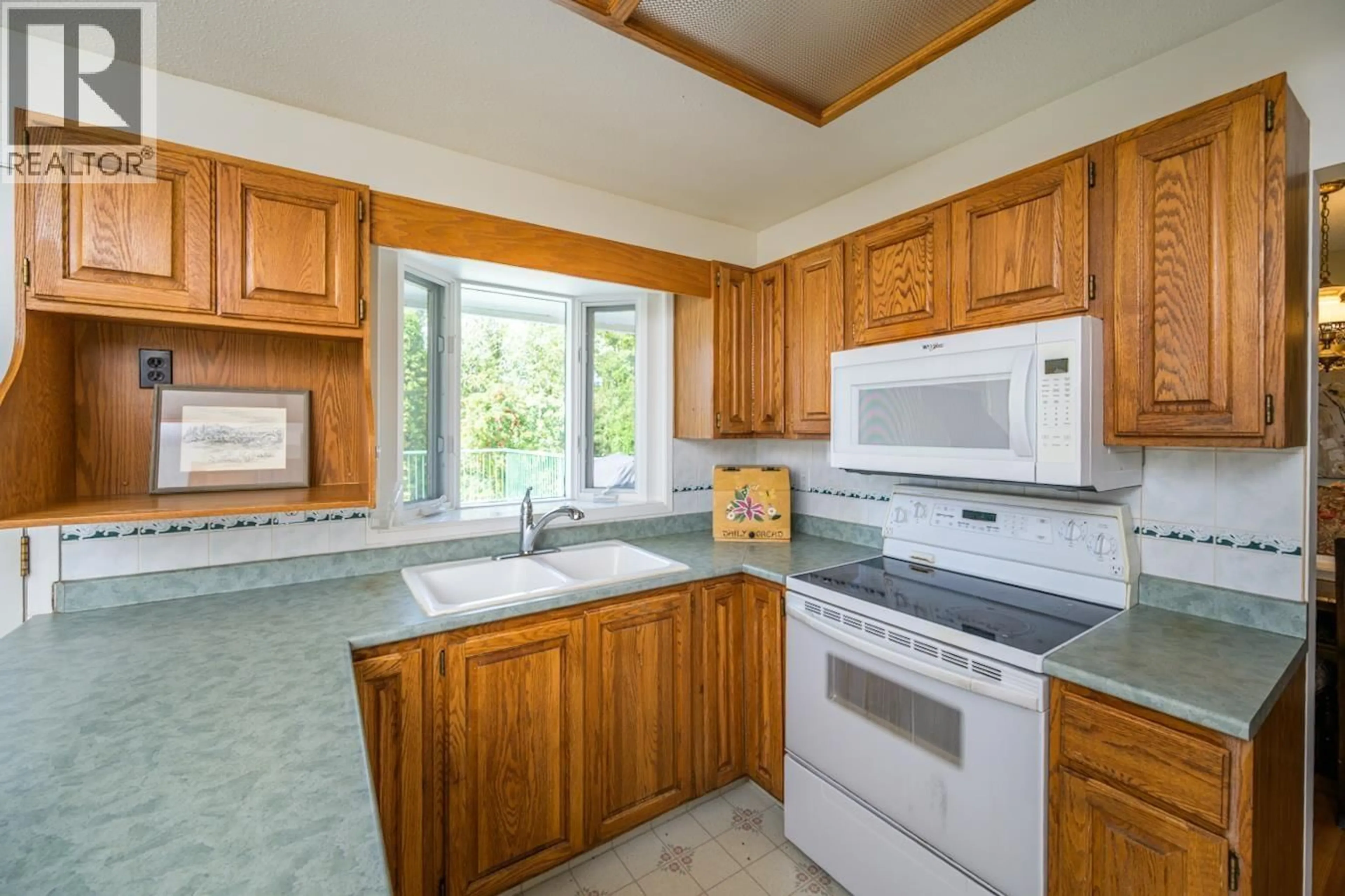 Standard kitchen, ceramic/tile floor for 1145 BABINE CRESCENT, Prince George British Columbia V2M3X7