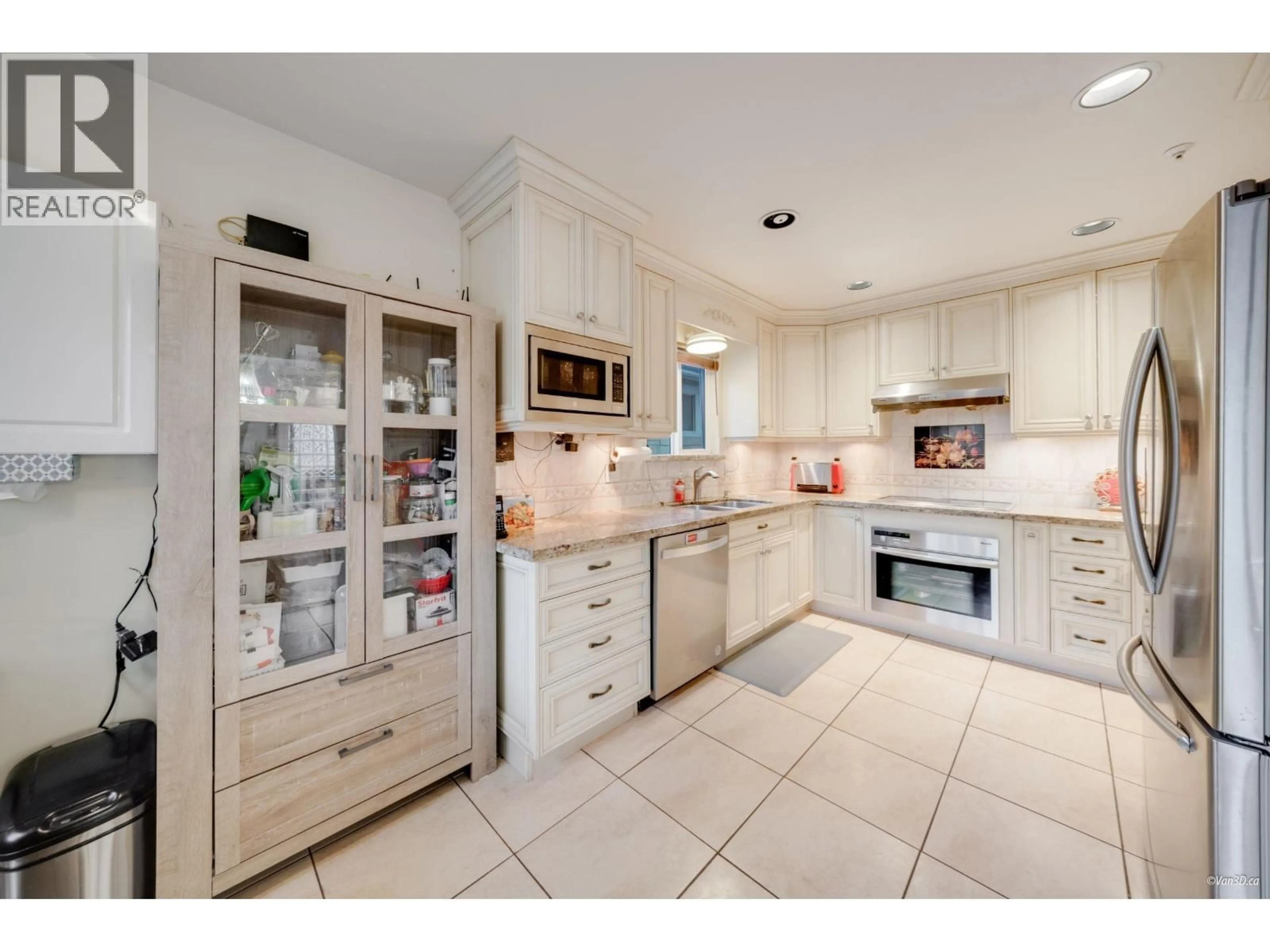 Unknown for 3436 CAMBRIDGE STREET, Vancouver British Columbia V5K1M2