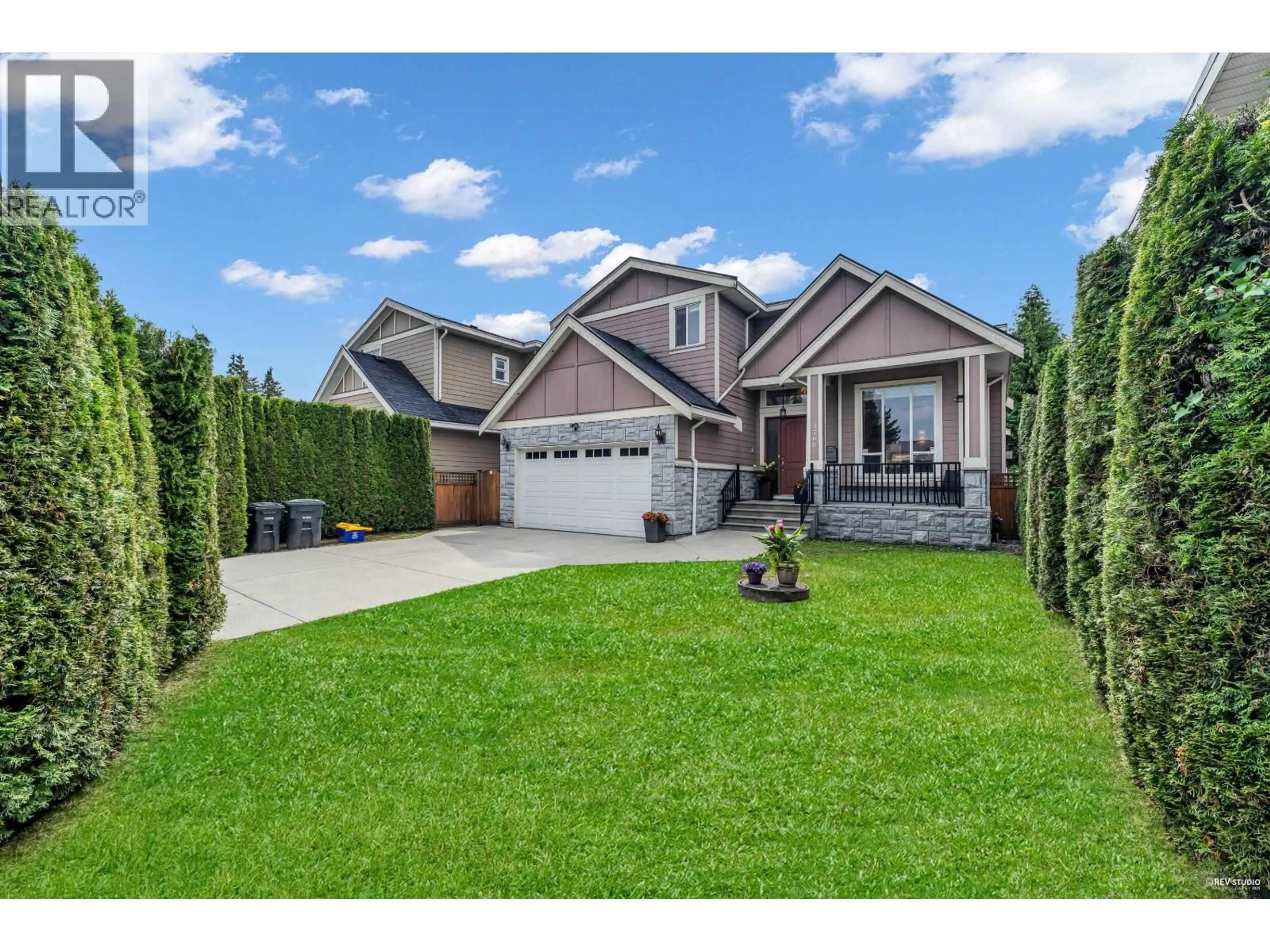 Home with vinyl exterior material, street for 3768 JAMBOR COURT, Burnaby British Columbia V5G0A8