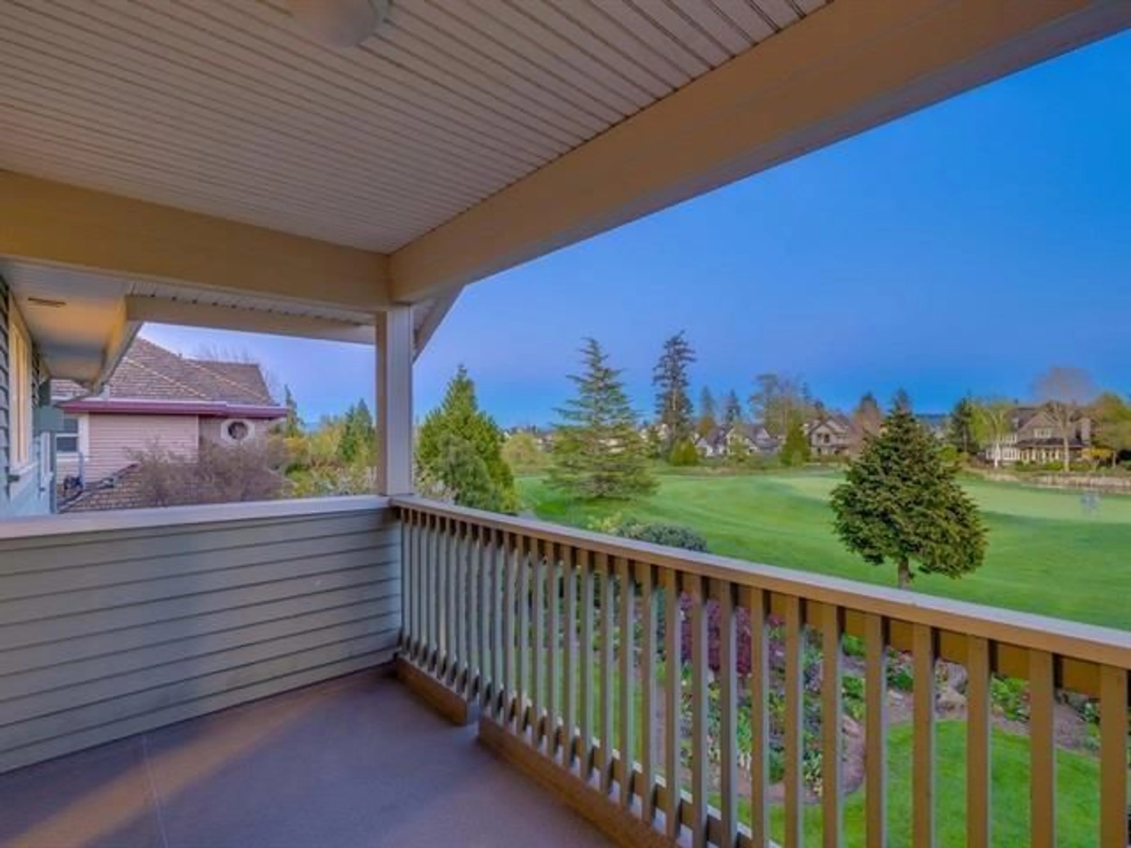 Balcony in the apartment, water/lake/river/ocean view for 15736 38A, Surrey British Columbia V3Z0K8