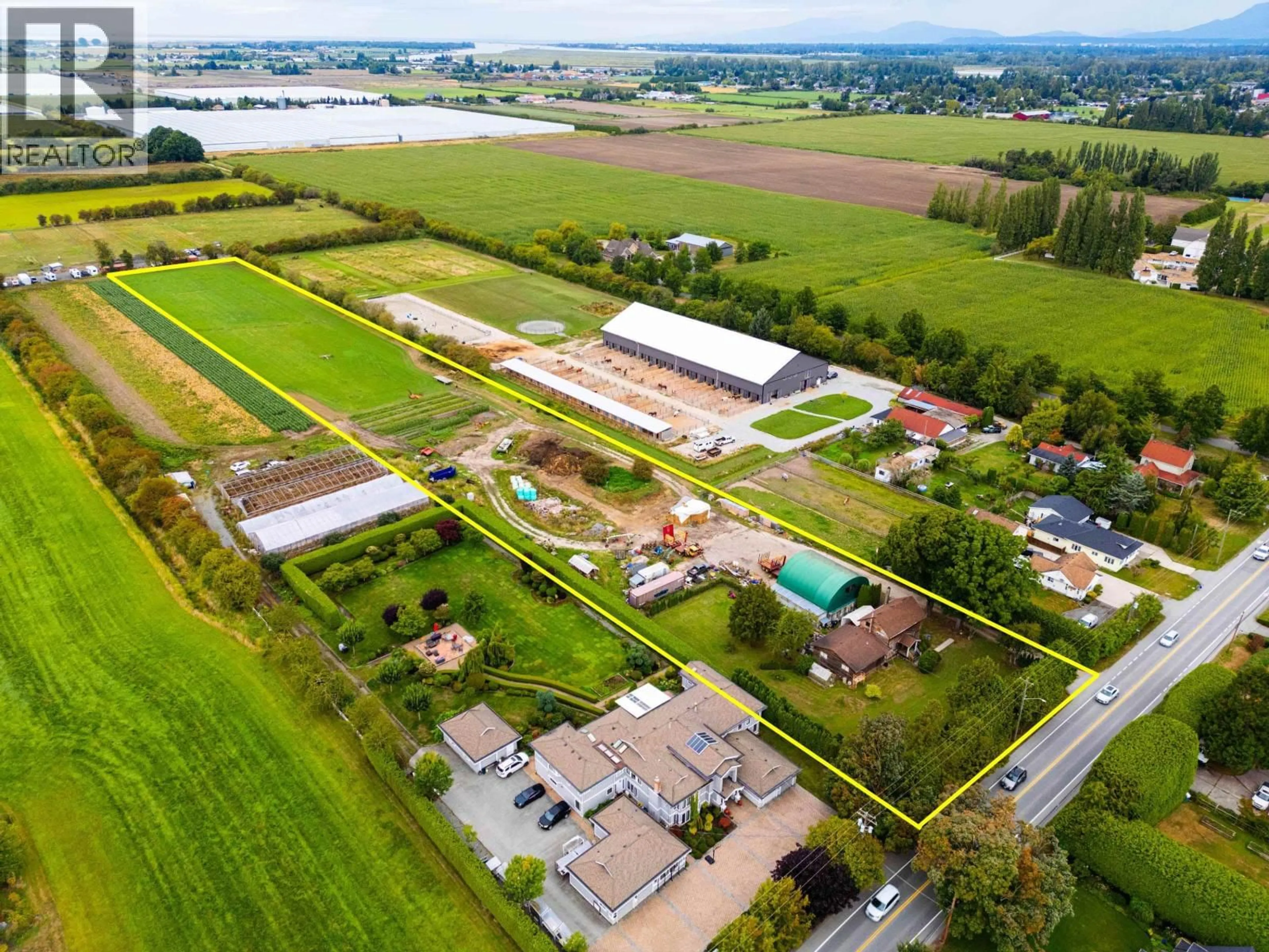 A pic from outside/outdoor area/front of a property/back of a property/a pic from drone, building for 3699 ARTHUR DRIVE, Delta British Columbia V4K3N2