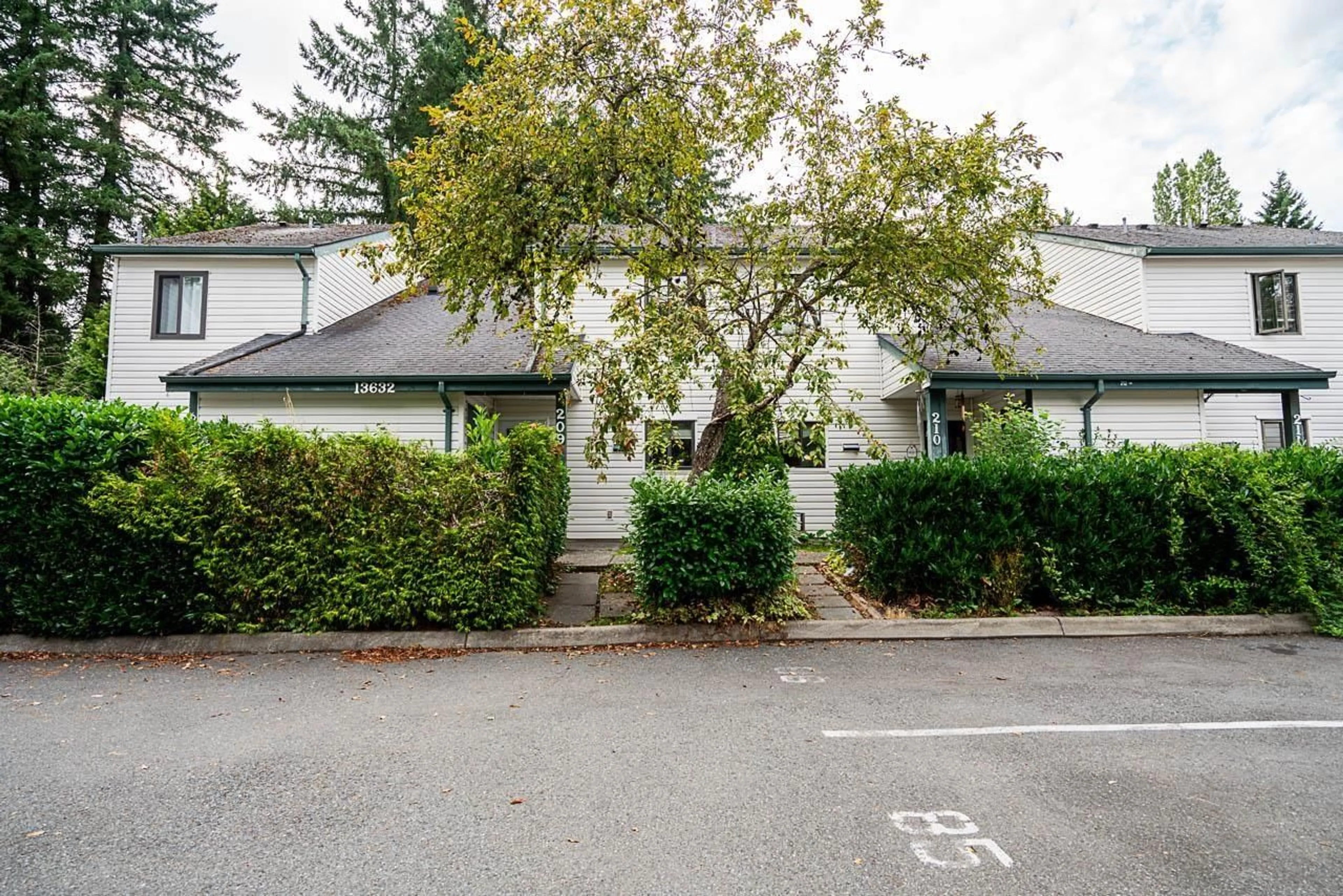 Patio, street for 208 - 13632 67, Surrey British Columbia V3W6X5