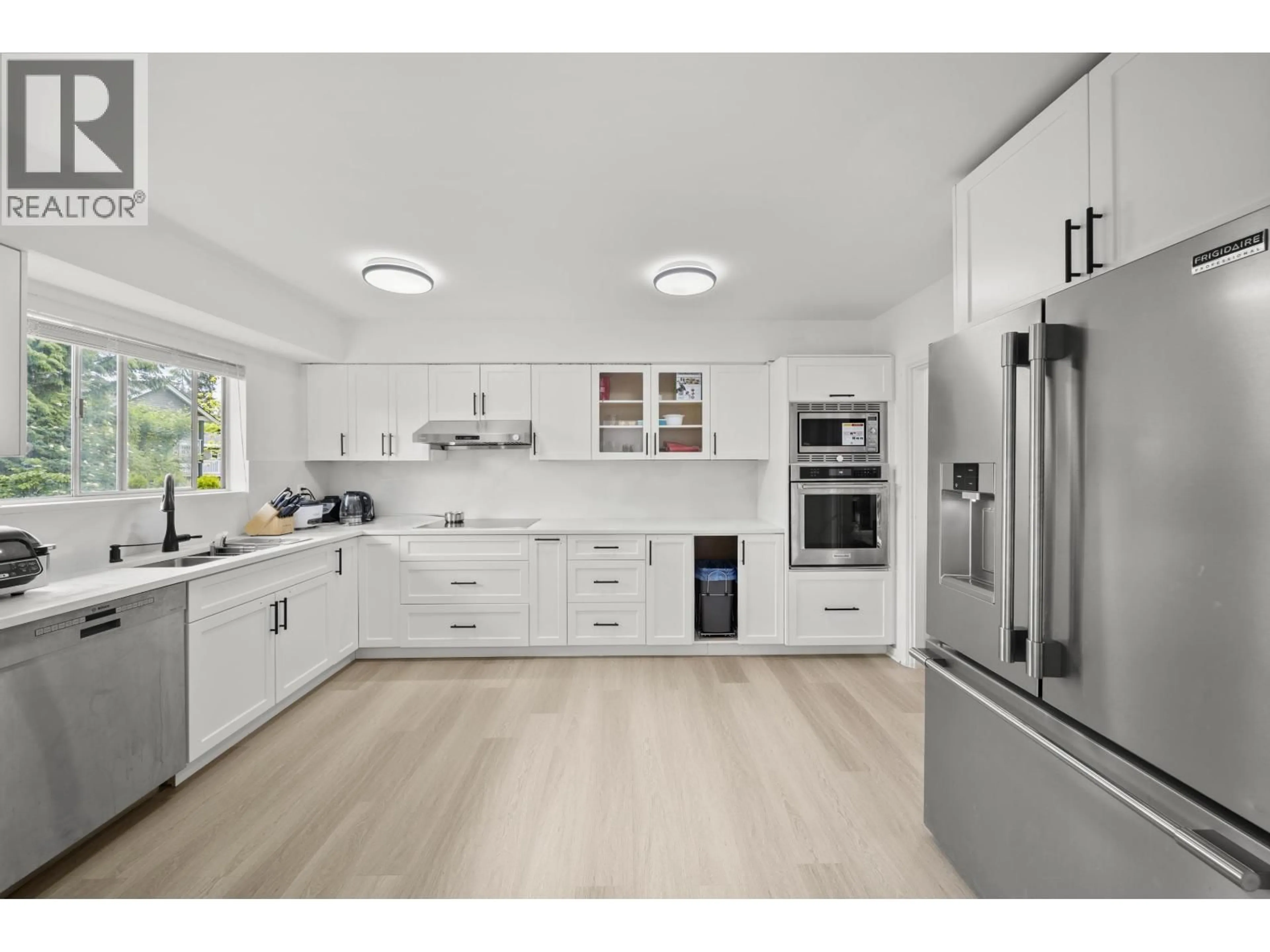 Open concept kitchen, unknown for 1640 SPRAY AVENUE, Coquitlam British Columbia V3J5Y6